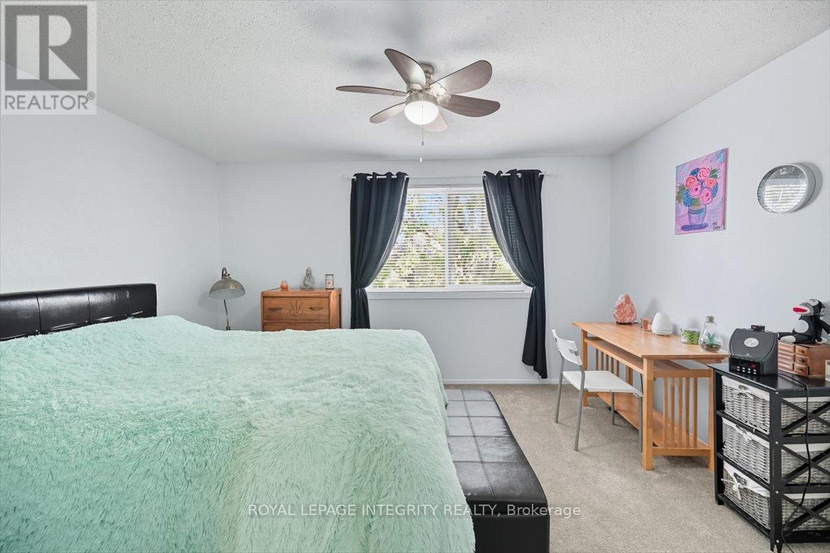 6420 Bilberry Drive, Ottawa, Ontario  K1C 4P3 - Photo 15 - X12448709