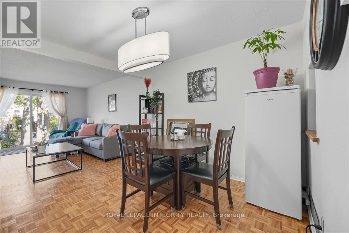 6420 Bilberry Drive, Ottawa, Ontario  K1C 4P3 - Photo 7 - X12448709