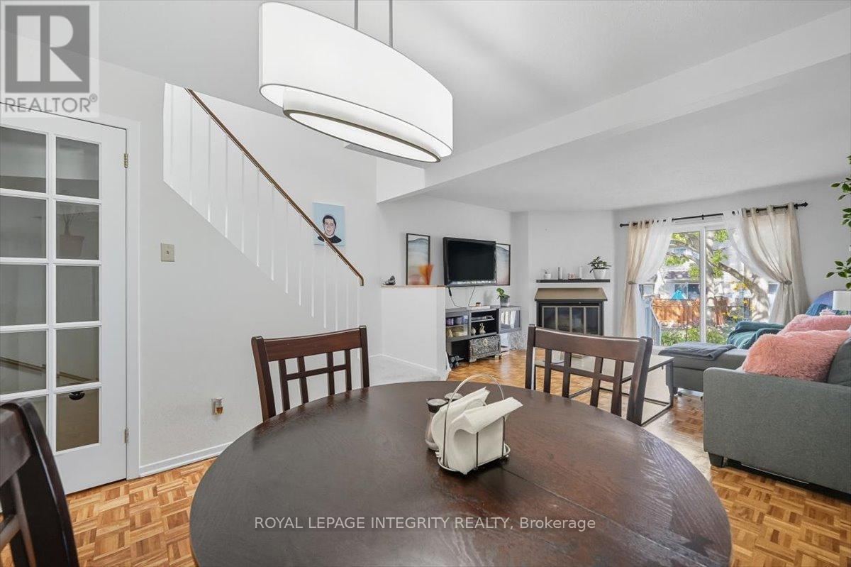 6420 Bilberry Drive, Ottawa, Ontario  K1C 4P3 - Photo 9 - X12448709