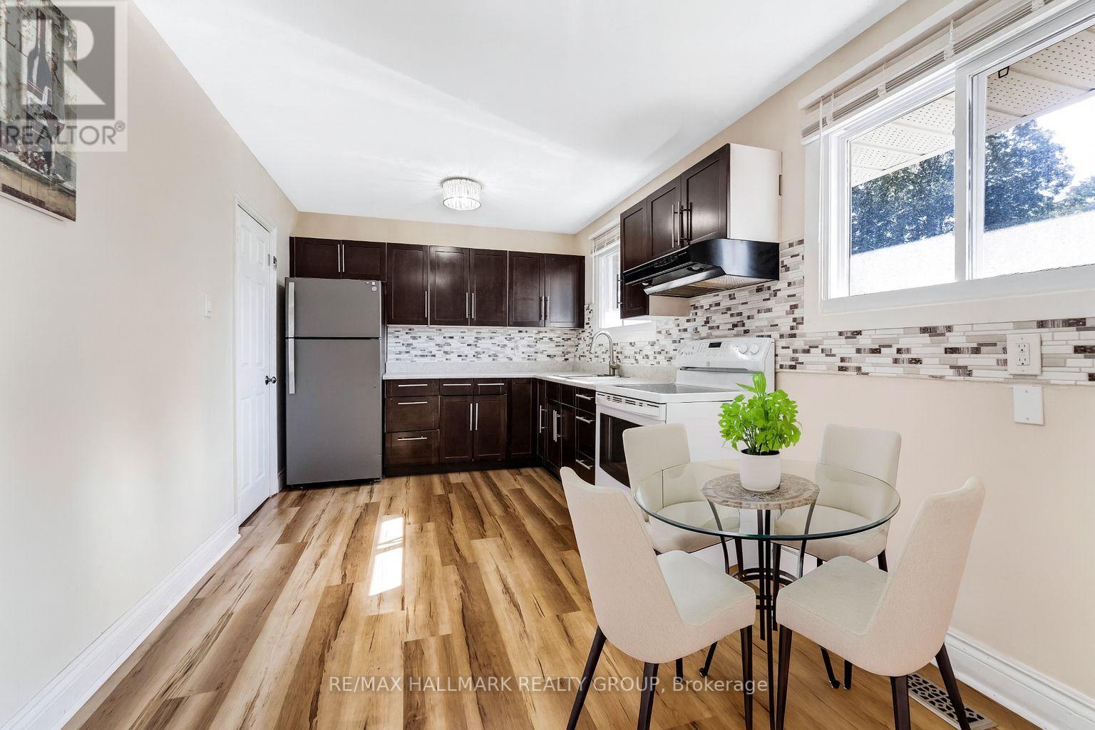 591 Eastvale Drive, Ottawa, Ontario  K1J 6Z4 - Photo 10 - X12448713
