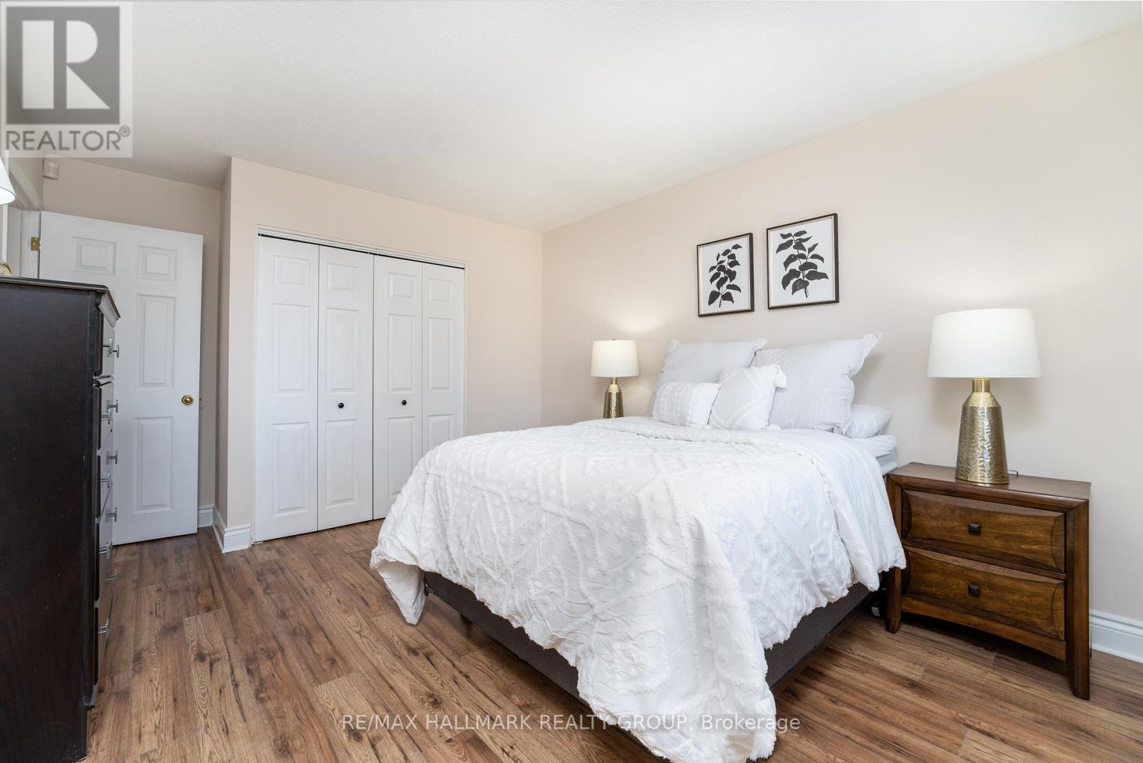 591 Eastvale Drive, Ottawa, Ontario  K1J 6Z4 - Photo 14 - X12448713