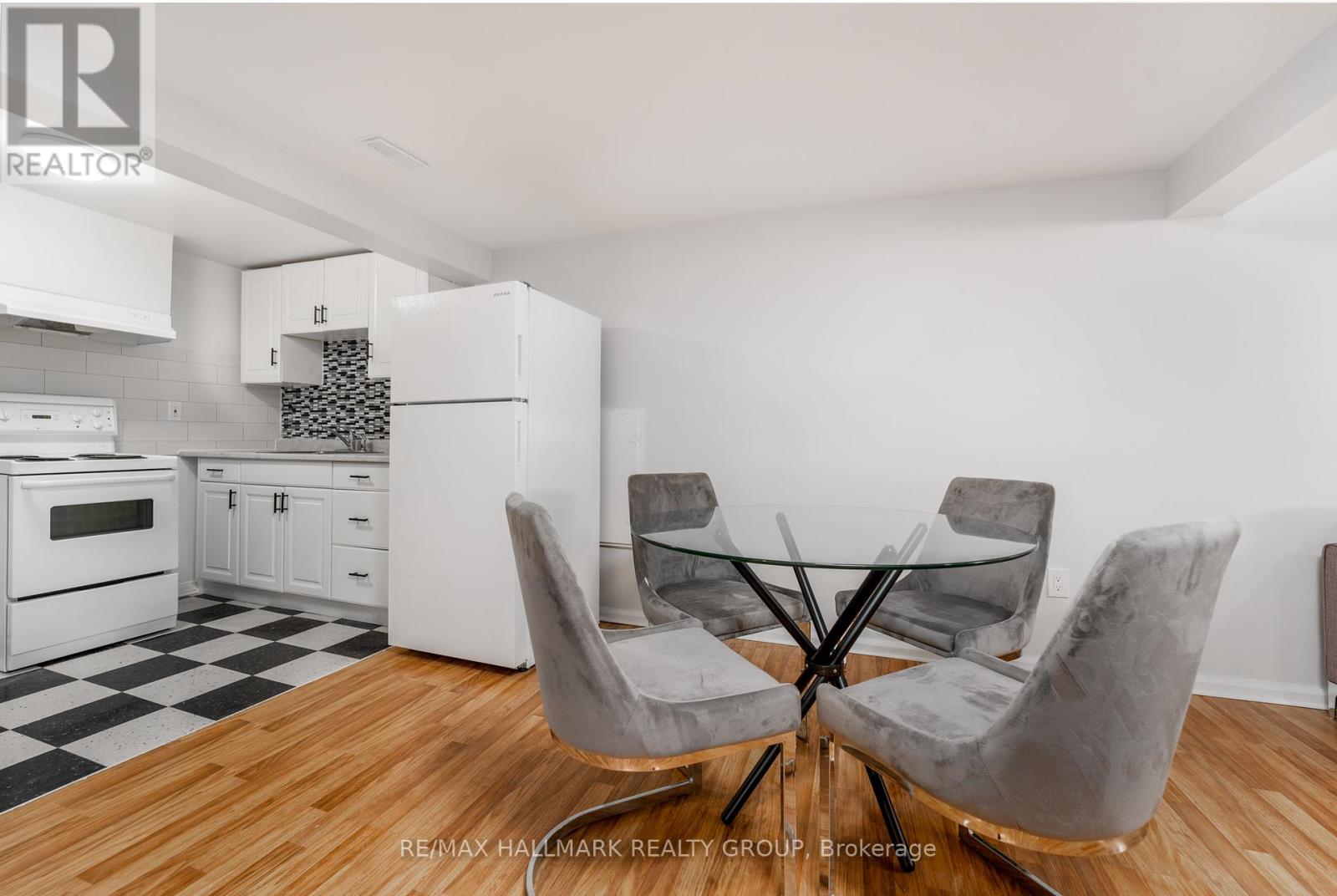 591 Eastvale Drive, Ottawa, Ontario  K1J 6Z4 - Photo 26 - X12448713