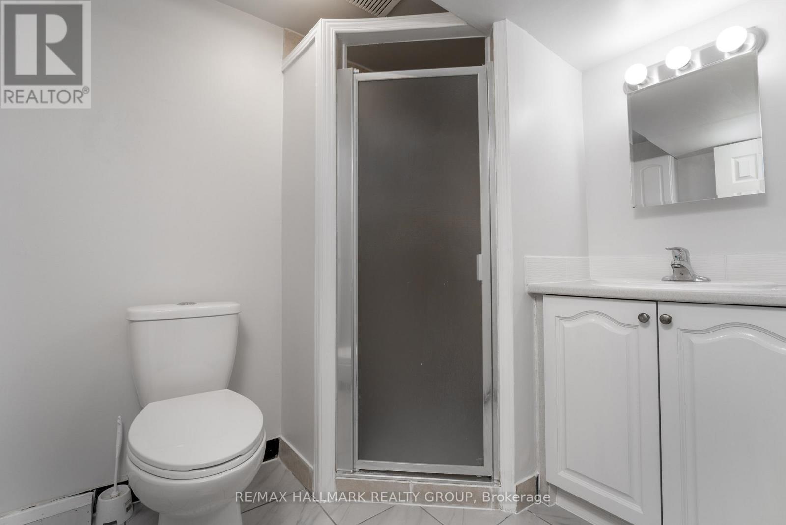 591 Eastvale Drive, Ottawa, Ontario  K1J 6Z4 - Photo 33 - X12448713