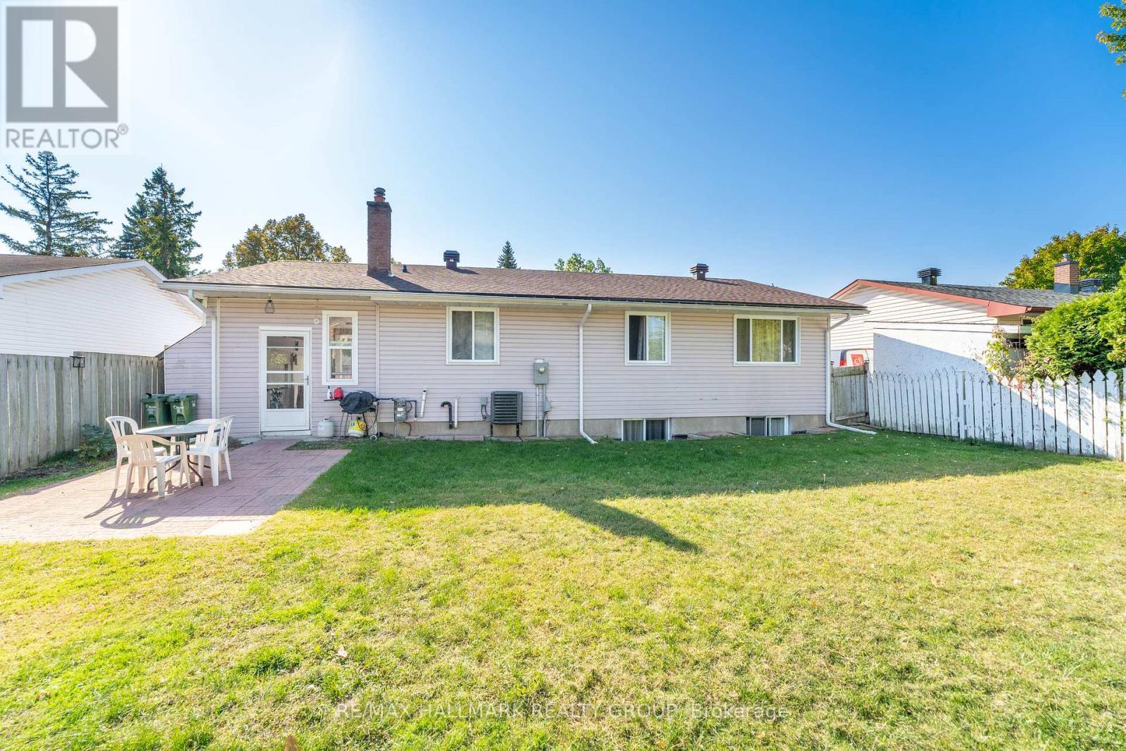 591 Eastvale Drive, Ottawa, Ontario  K1J 6Z4 - Photo 38 - X12448713
