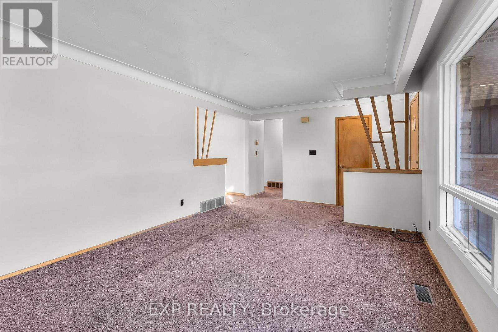 10 Harcove Street, St. Catharines, Ontario  L2N 1W8 - Photo 10 - X12448681
