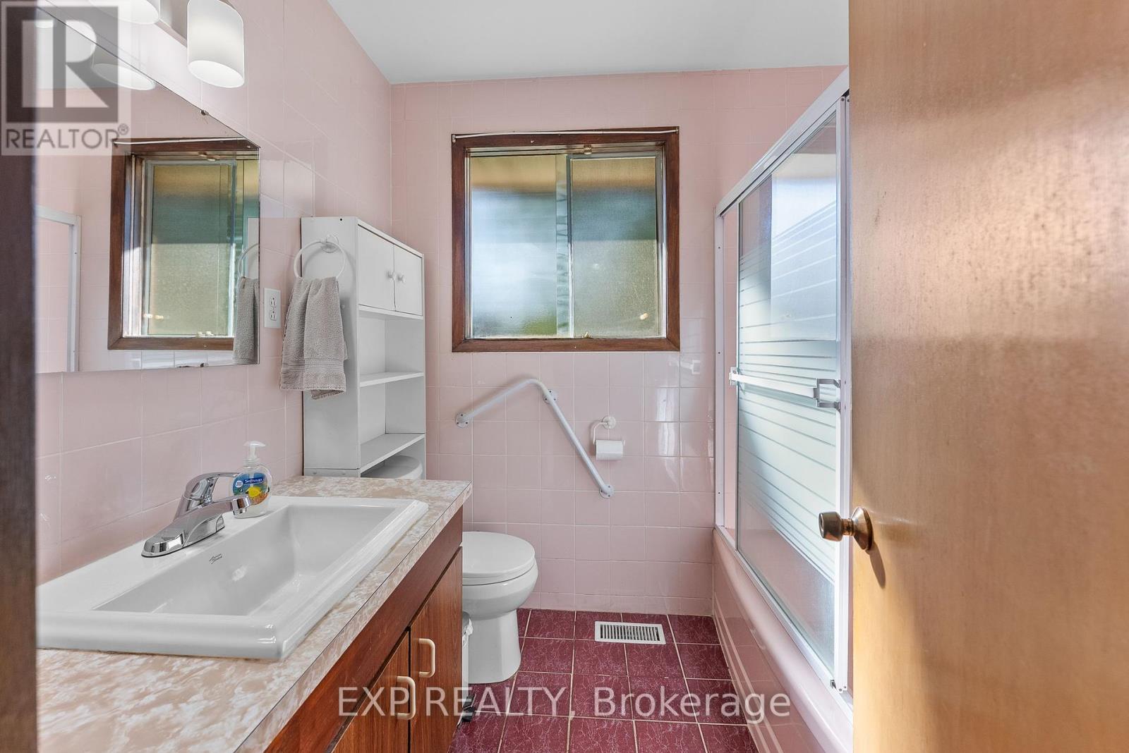 10 Harcove Street, St. Catharines, Ontario  L2N 1W8 - Photo 20 - X12448681
