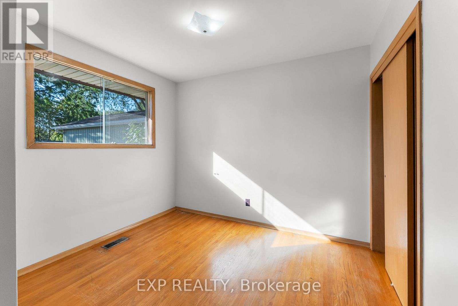 10 Harcove Street, St. Catharines, Ontario  L2N 1W8 - Photo 21 - X12448681