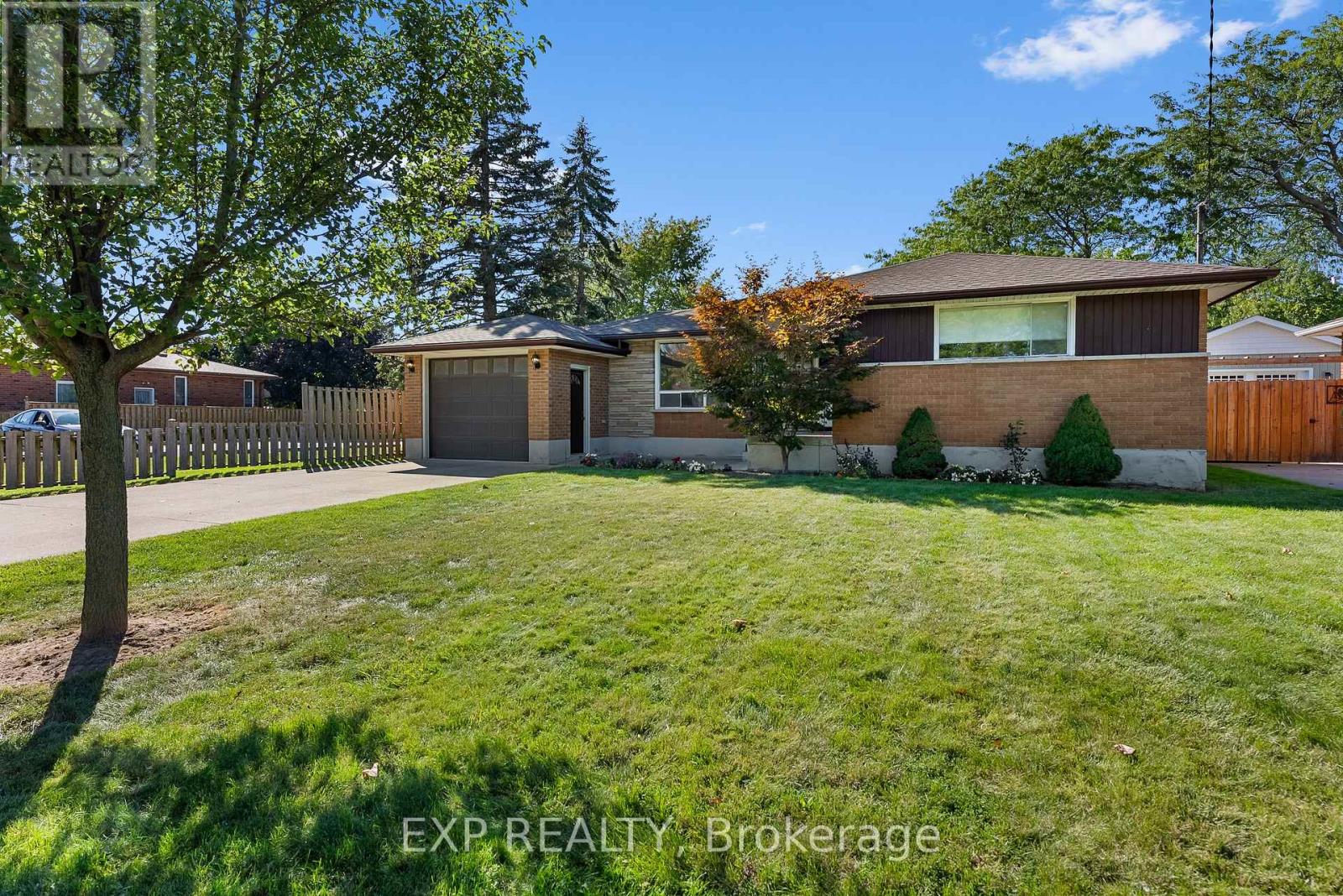 10 Harcove Street, St. Catharines, Ontario  L2N 1W8 - Photo 3 - X12448681