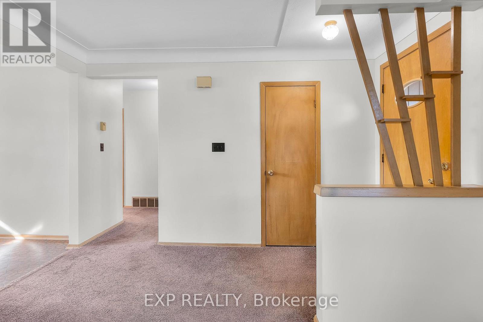 10 Harcove Street, St. Catharines, Ontario  L2N 1W8 - Photo 8 - X12448681