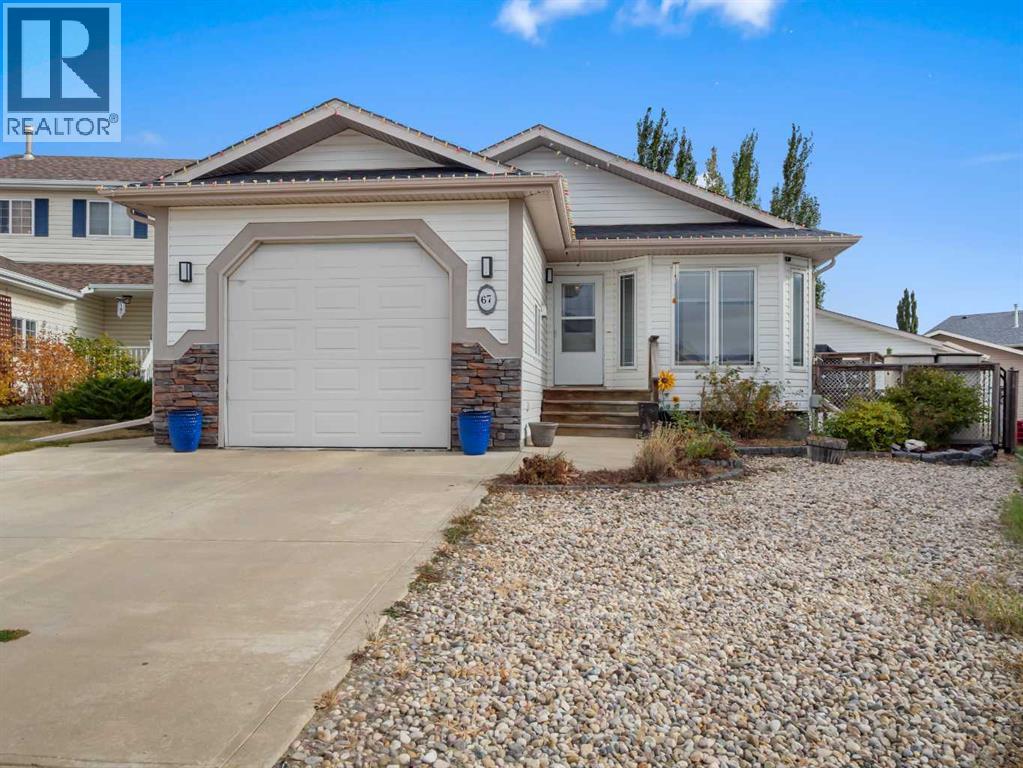 67 Plumtree Crescent, Blackfalds, Alberta  T4M 0E1 - Photo 1 - A2262728