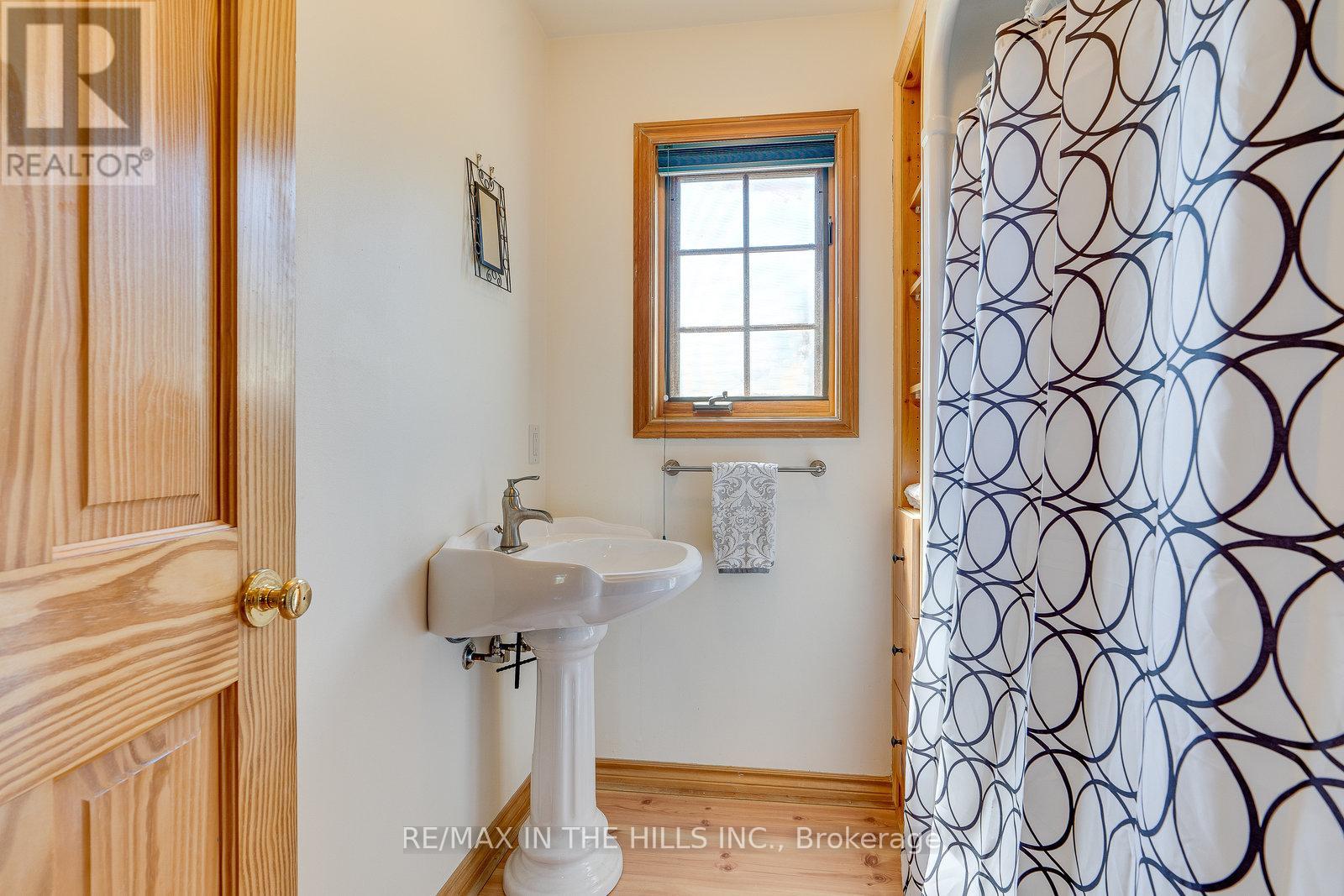 627450 15th Side Road, Mulmur, Ontario  L9V 0T7 - Photo 15 - X12448637