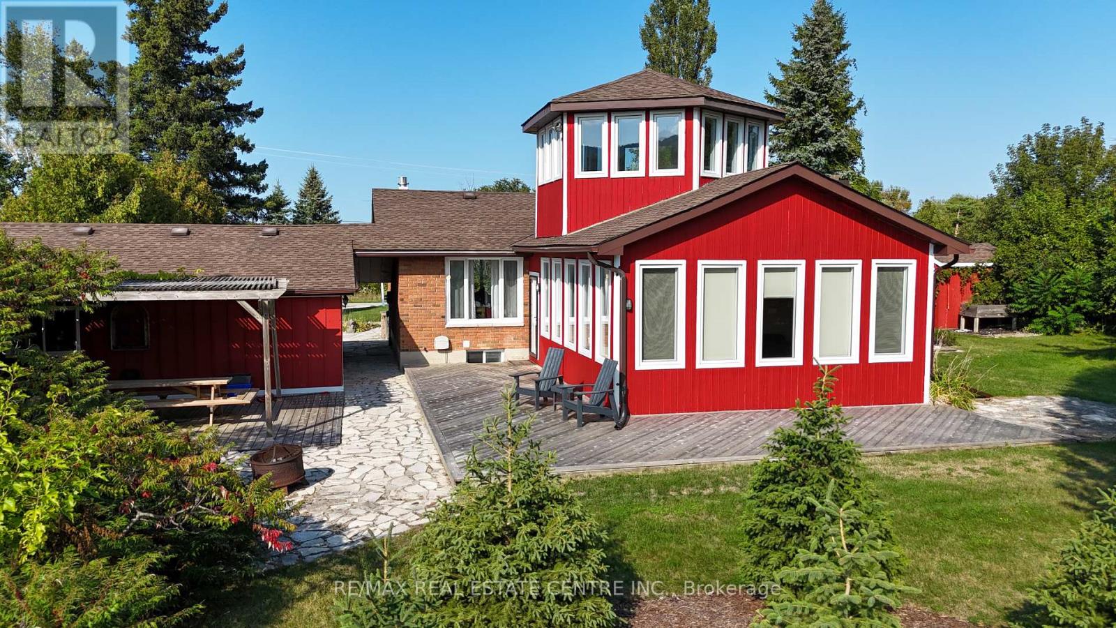 188 Lakeshore Road E, Blue Mountains, Ontario  L9Y 0M9 - Photo 1 - X12448654