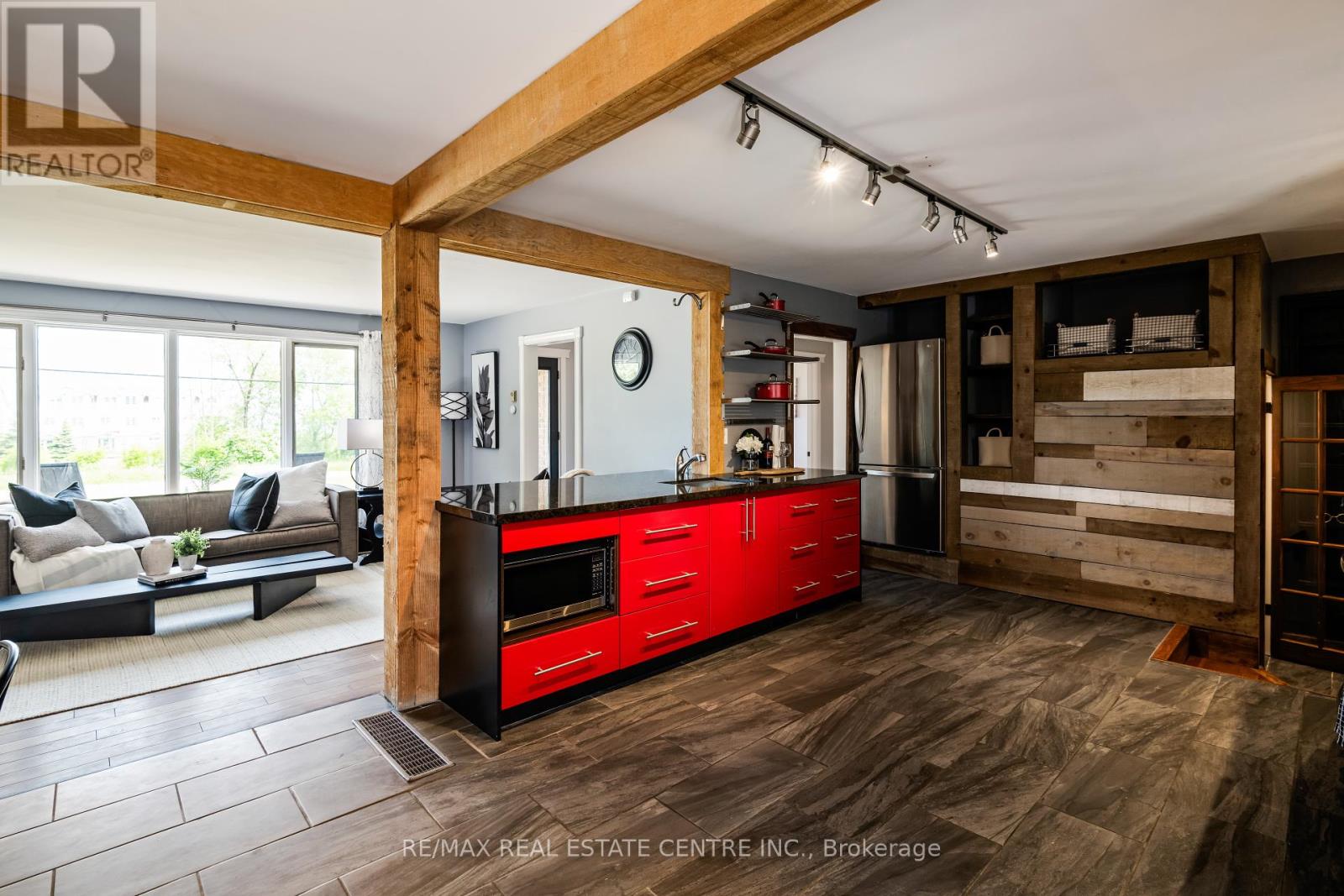 188 Lakeshore Road E, Blue Mountains, Ontario  L9Y 0M9 - Photo 11 - X12448654