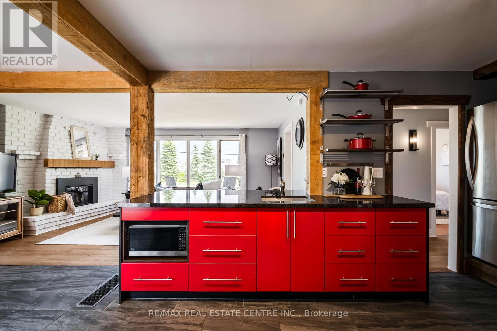188 Lakeshore Road E, Blue Mountains, Ontario  L9Y 0M9 - Photo 12 - X12448654