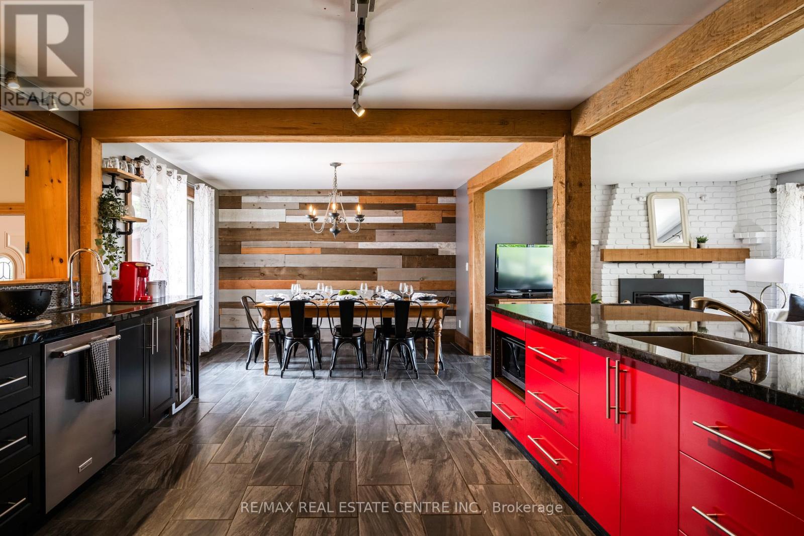 188 Lakeshore Road E, Blue Mountains, Ontario  L9Y 0M9 - Photo 17 - X12448654