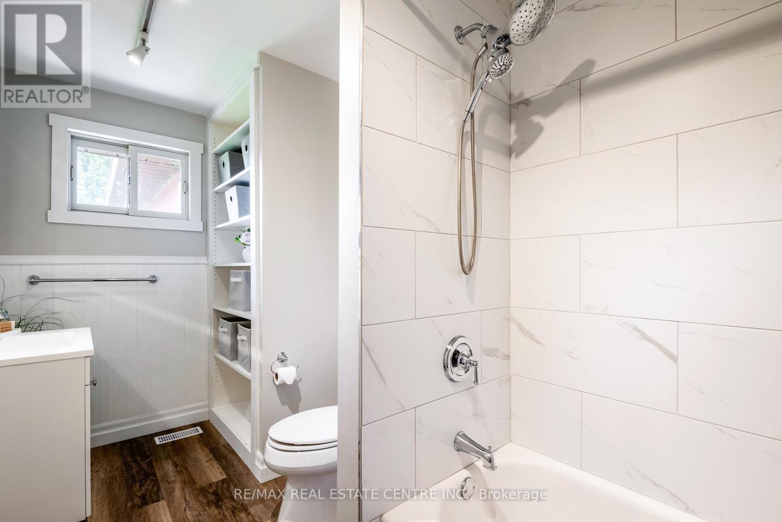 188 Lakeshore Road E, Blue Mountains, Ontario  L9Y 0M9 - Photo 23 - X12448654