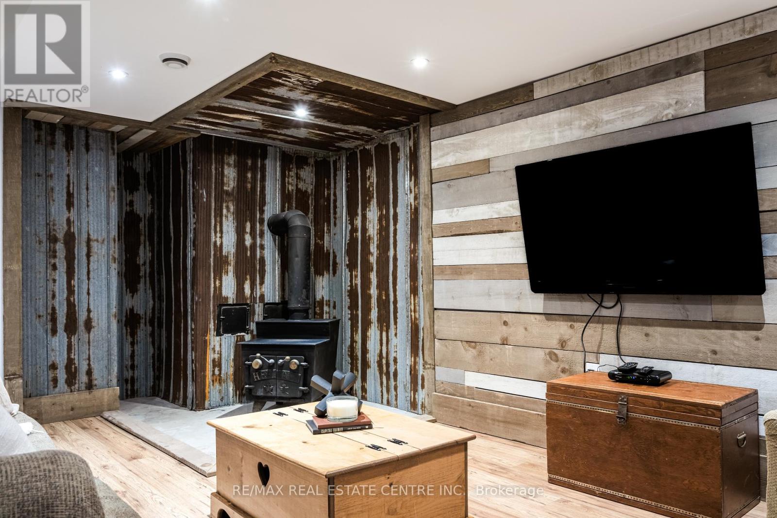 188 Lakeshore Road E, Blue Mountains, Ontario  L9Y 0M9 - Photo 31 - X12448654