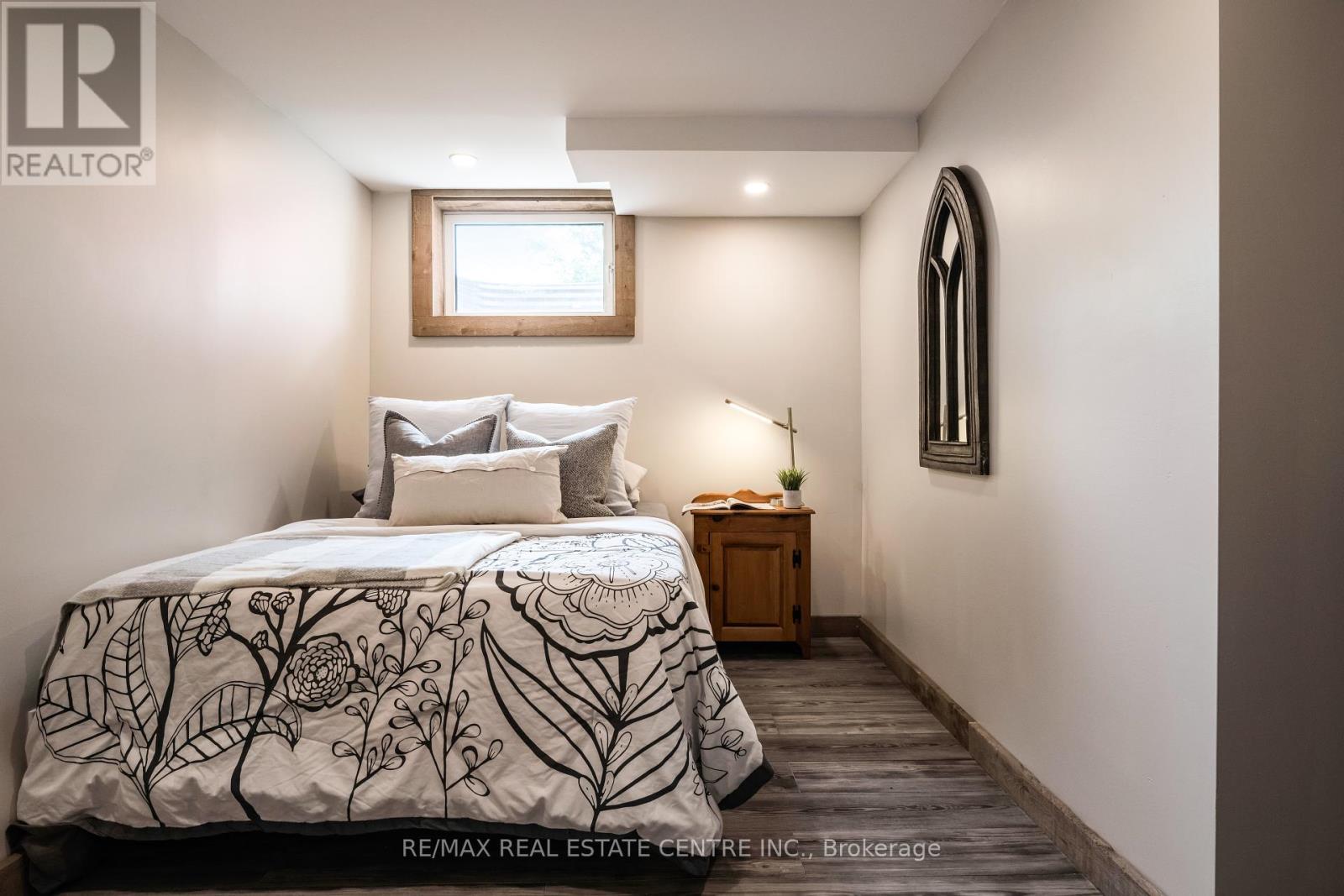 188 Lakeshore Road E, Blue Mountains, Ontario  L9Y 0M9 - Photo 33 - X12448654