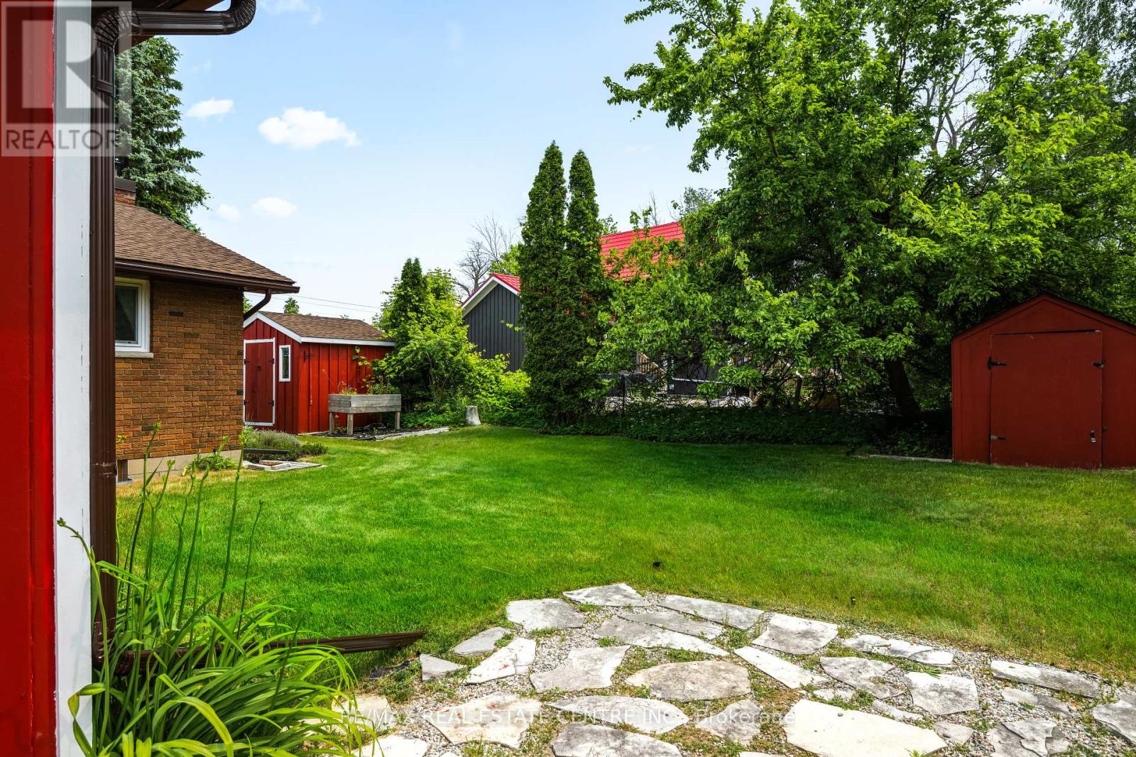188 Lakeshore Road E, Blue Mountains, Ontario  L9Y 0M9 - Photo 42 - X12448654
