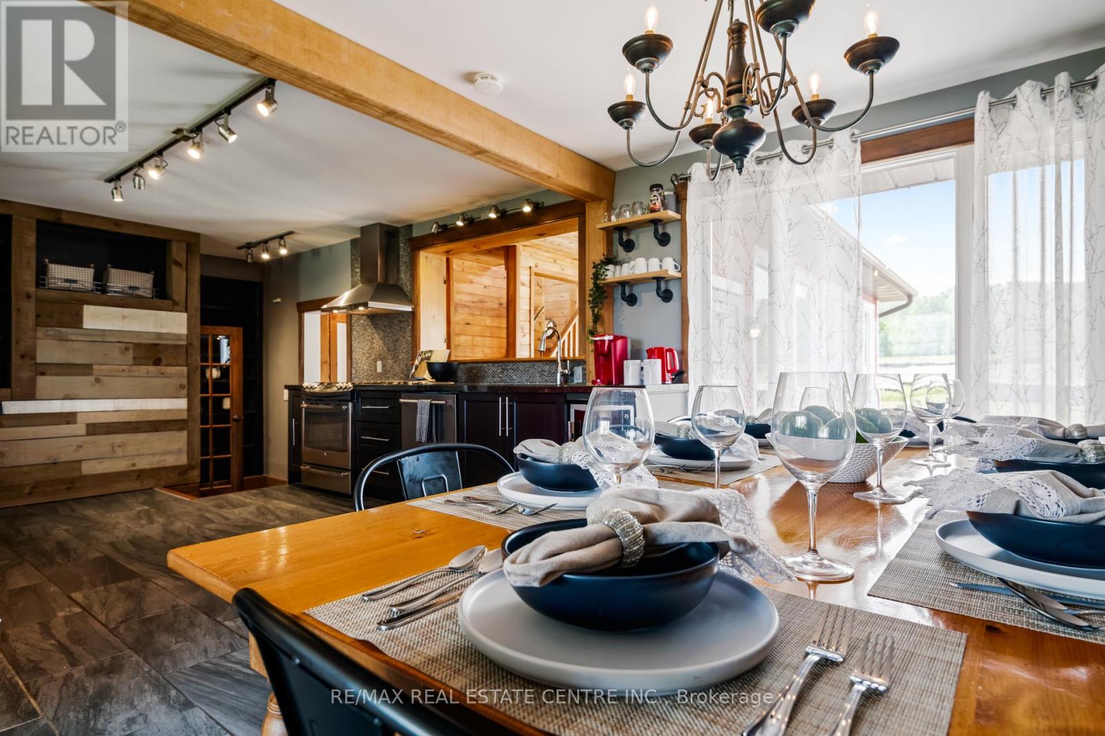 188 Lakeshore Road E, Blue Mountains, Ontario  L9Y 0M9 - Photo 9 - X12448654