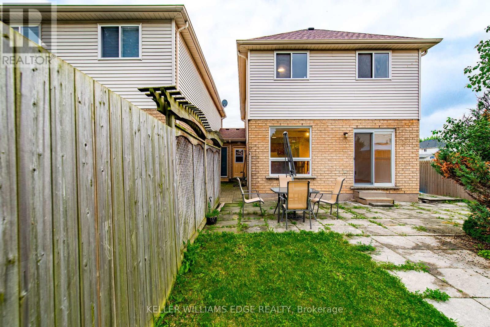 119 Summers Drive, Thorold, Ontario  L2V 5C7 - Photo 3 - X12448661