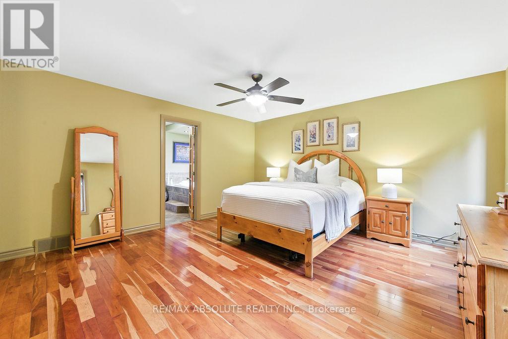 206 Deerwood Drive, Ottawa, Ontario  K0A 2H0 - Photo 15 - X12409662
