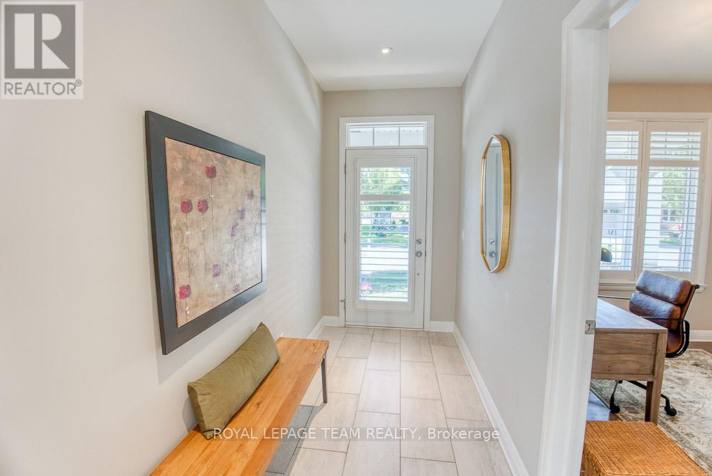 107 Kitsilano Court, Ottawa, Ontario  K2H 0B5 - Photo 2 - X12447055