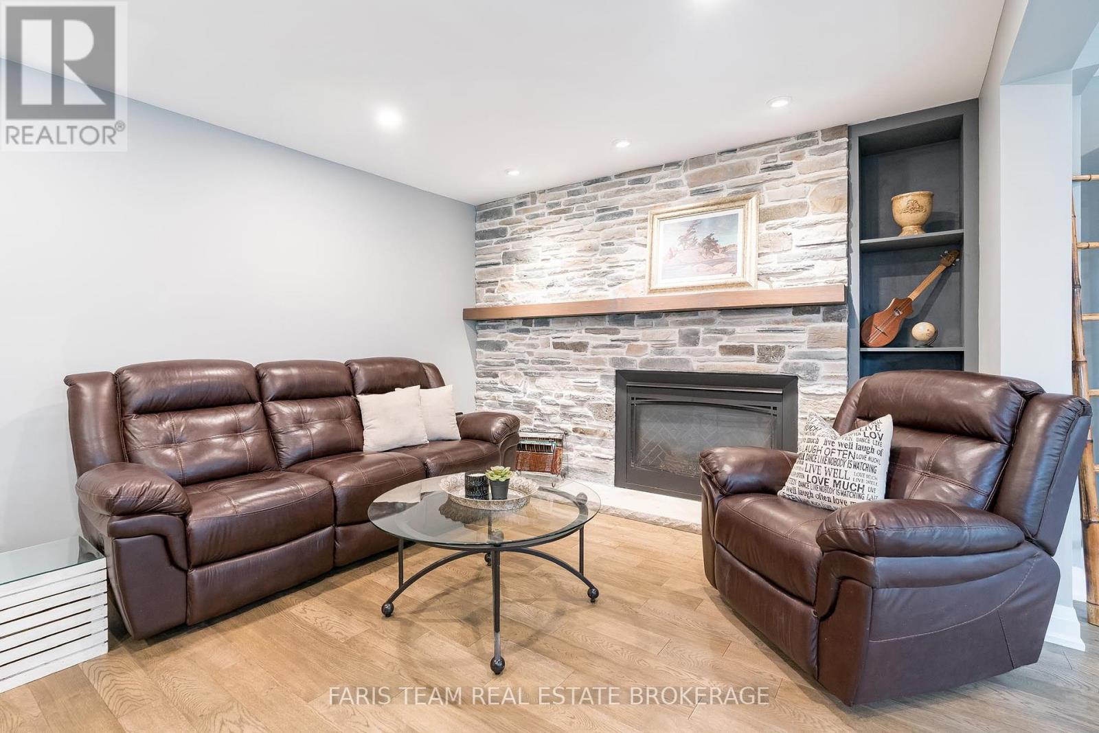27 Garrett Crescent, Barrie, Ontario  L4M 5K7 - Photo 14 - S12448582