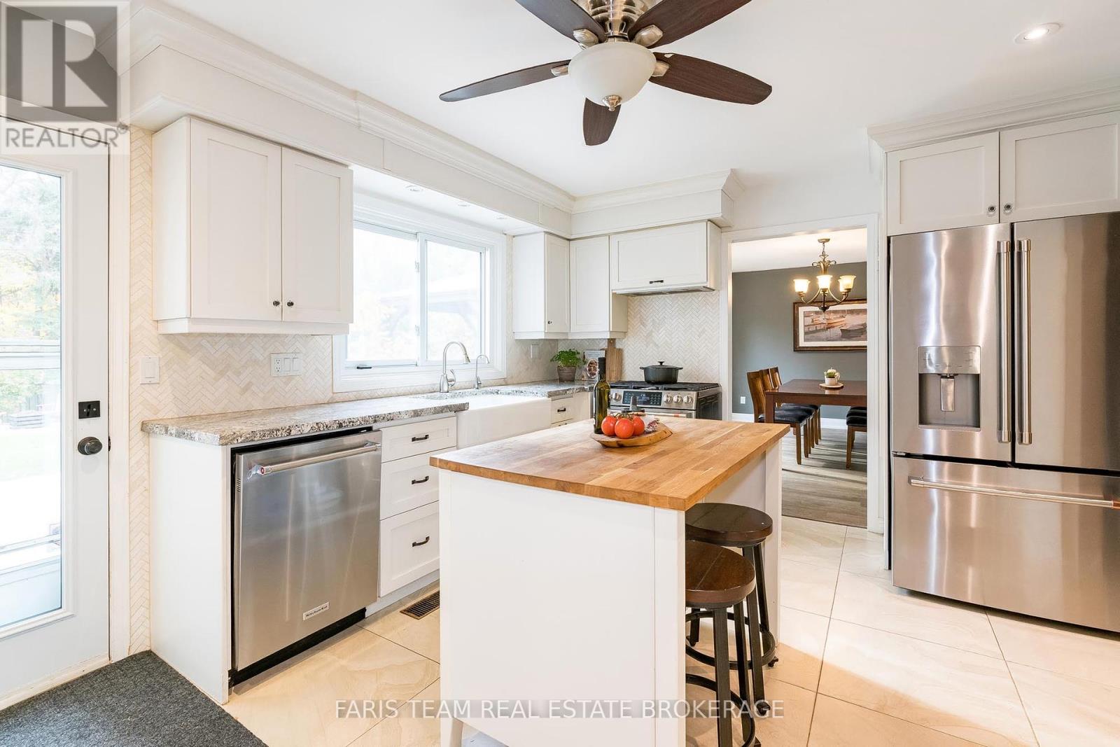 27 Garrett Crescent, Barrie, Ontario  L4M 5K7 - Photo 6 - S12448582