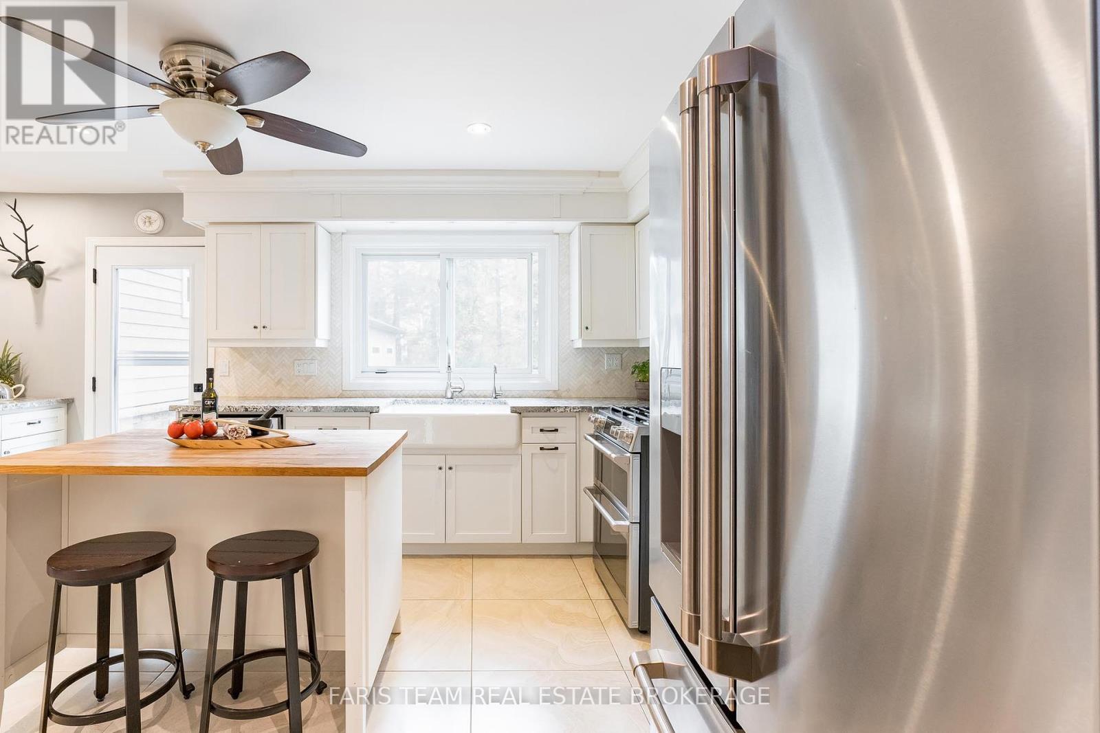 27 Garrett Crescent, Barrie, Ontario  L4M 5K7 - Photo 7 - S12448582
