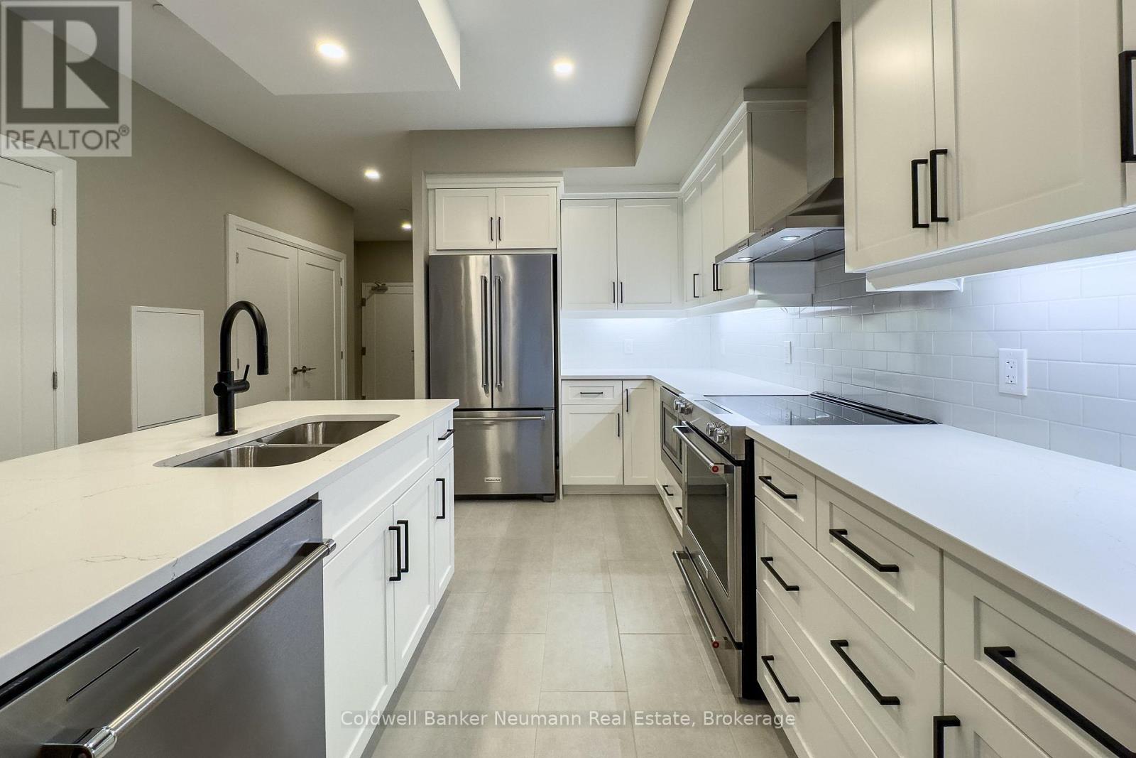 209 - 71 Wyndham Street S, Guelph, Ontario  N1E 5R3 - Photo 2 - X12448669