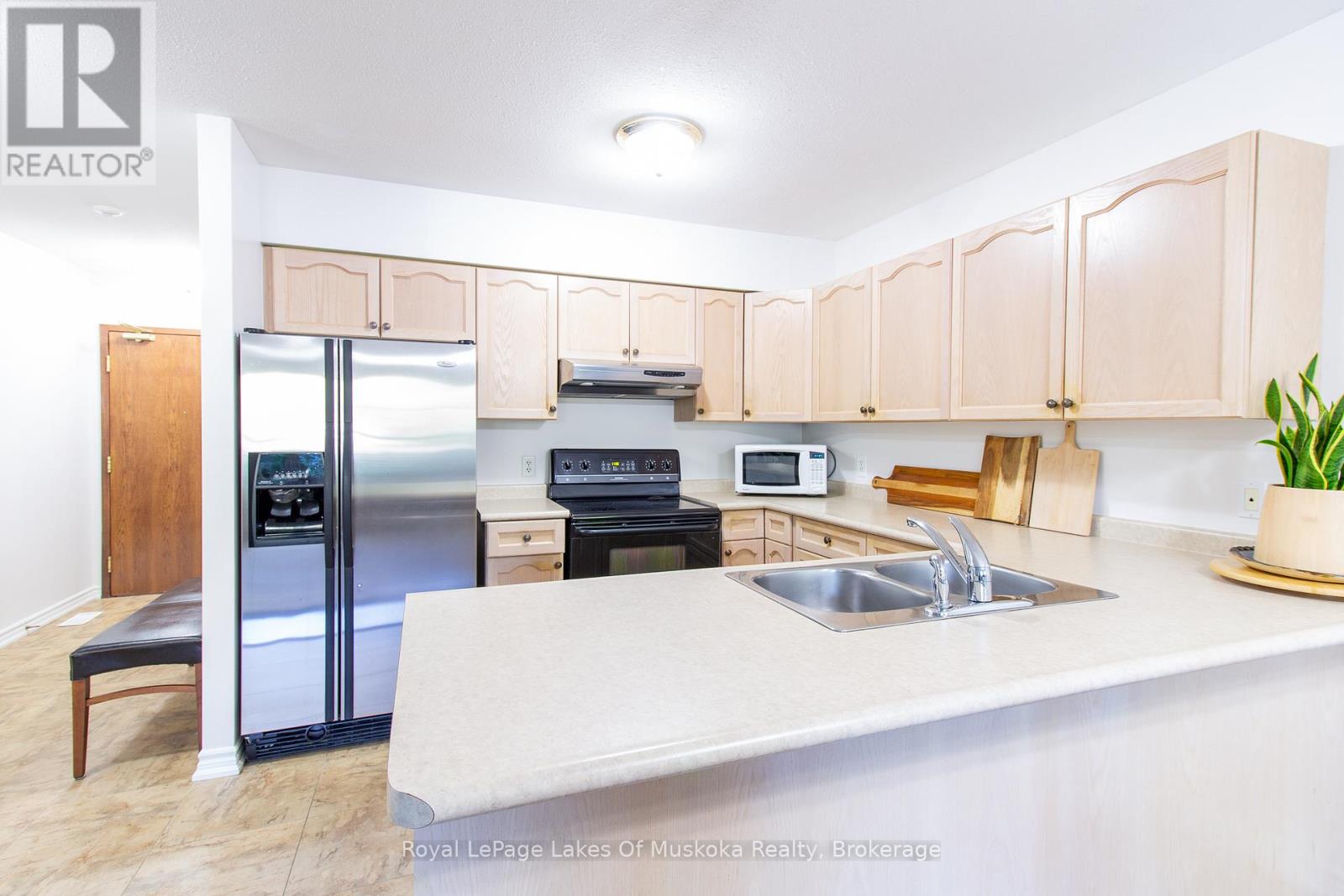 110 - 24 Ontario Street, Bracebridge (Macaulay), Ontario  P1L 2H5 - Photo 6 - X12448690