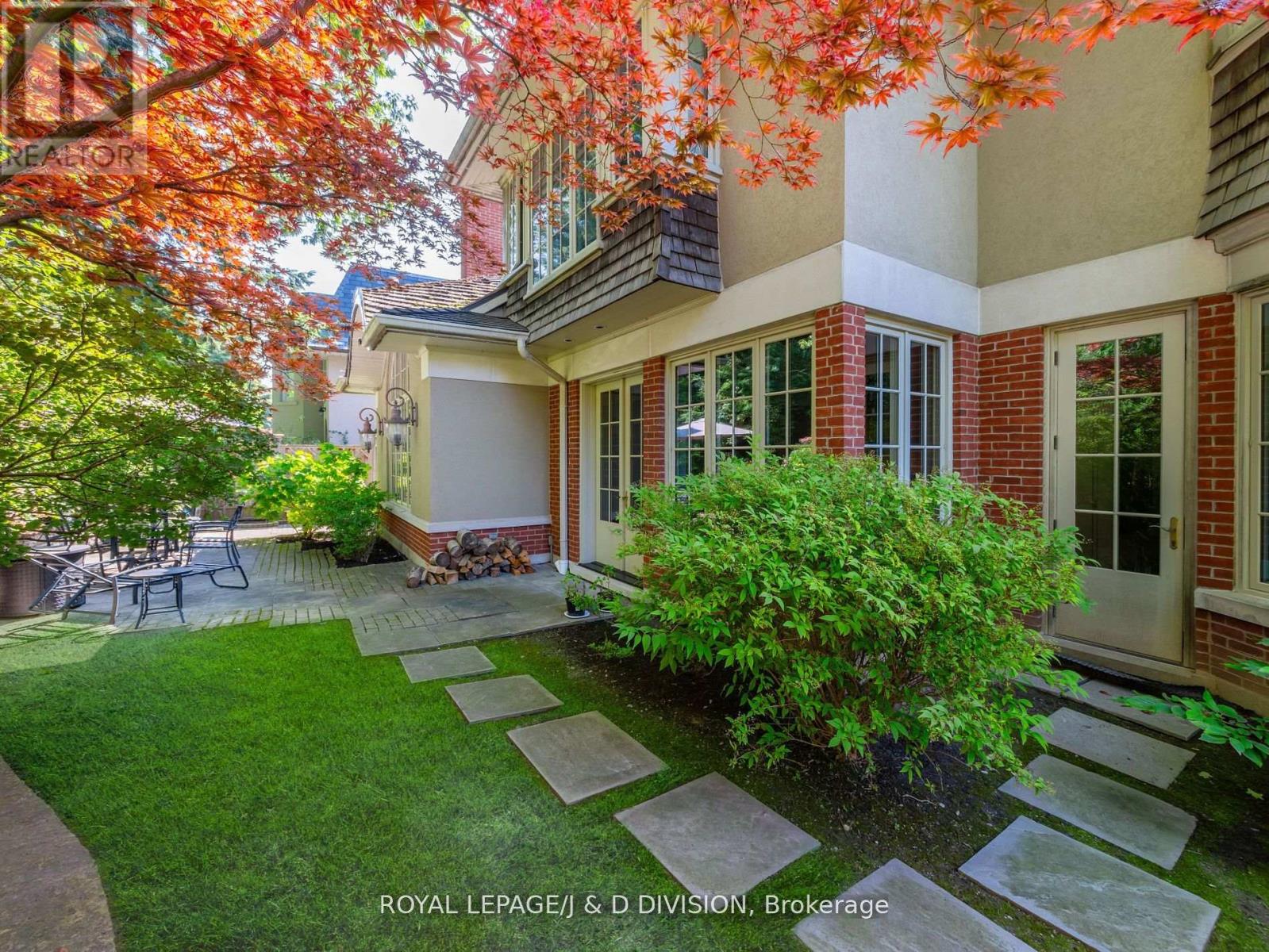 8 Glenallan Road, Toronto, Ontario  M4N 1G7 - Photo 6 - C12448665