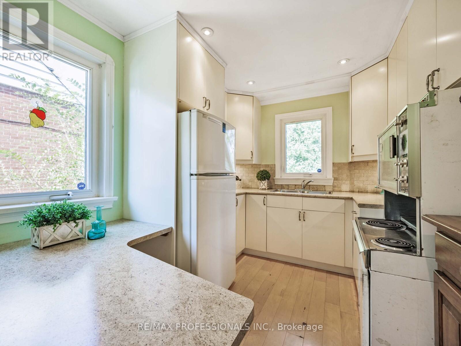 55 Craigmore Crescent, Toronto, Ontario  M2N 2Y6 - Photo 11 - C12448711