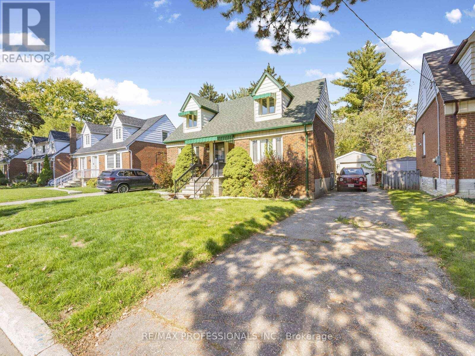 55 Craigmore Crescent, Toronto, Ontario  M2N 2Y6 - Photo 2 - C12448711