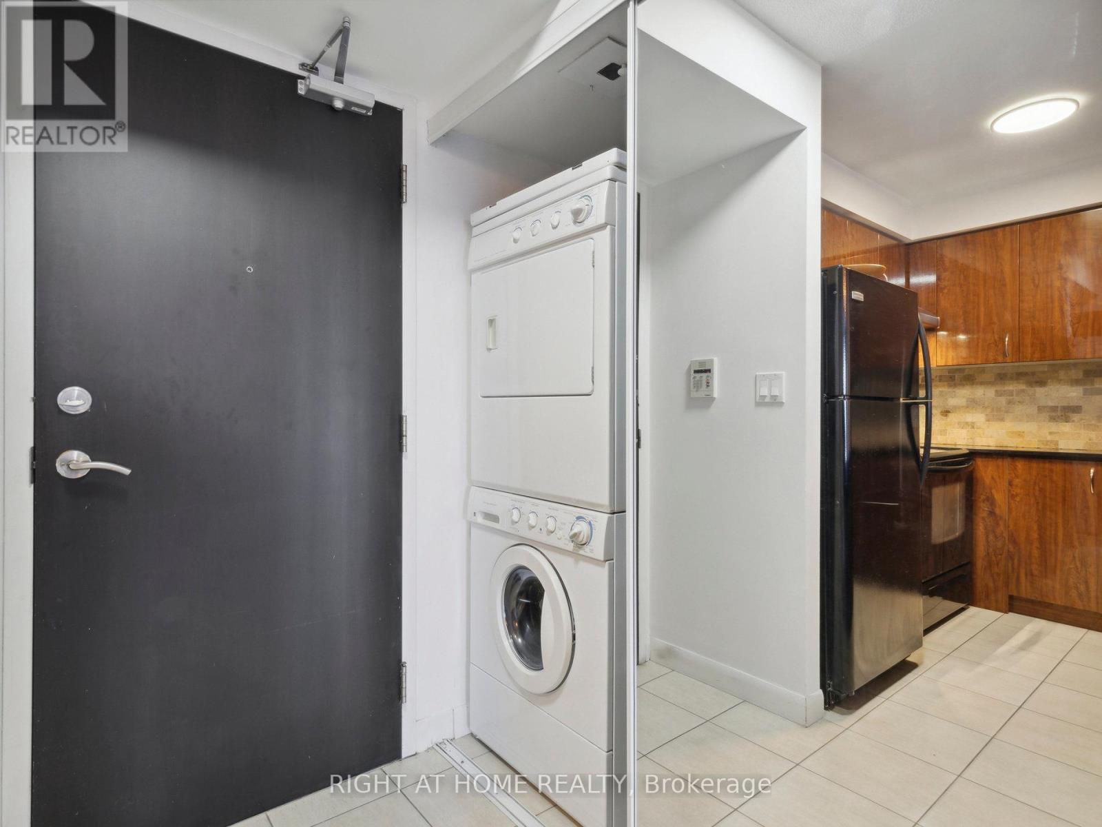 1009 - 5791 Yonge Street, Toronto, Ontario  M2M 0A8 - Photo 10 - C12448719