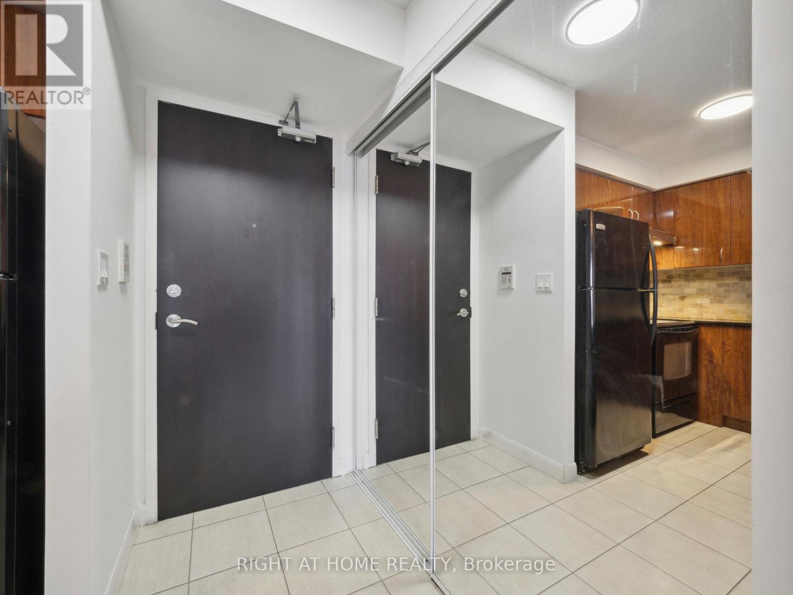 1009 - 5791 Yonge Street, Toronto, Ontario  M2M 0A8 - Photo 8 - C12448719