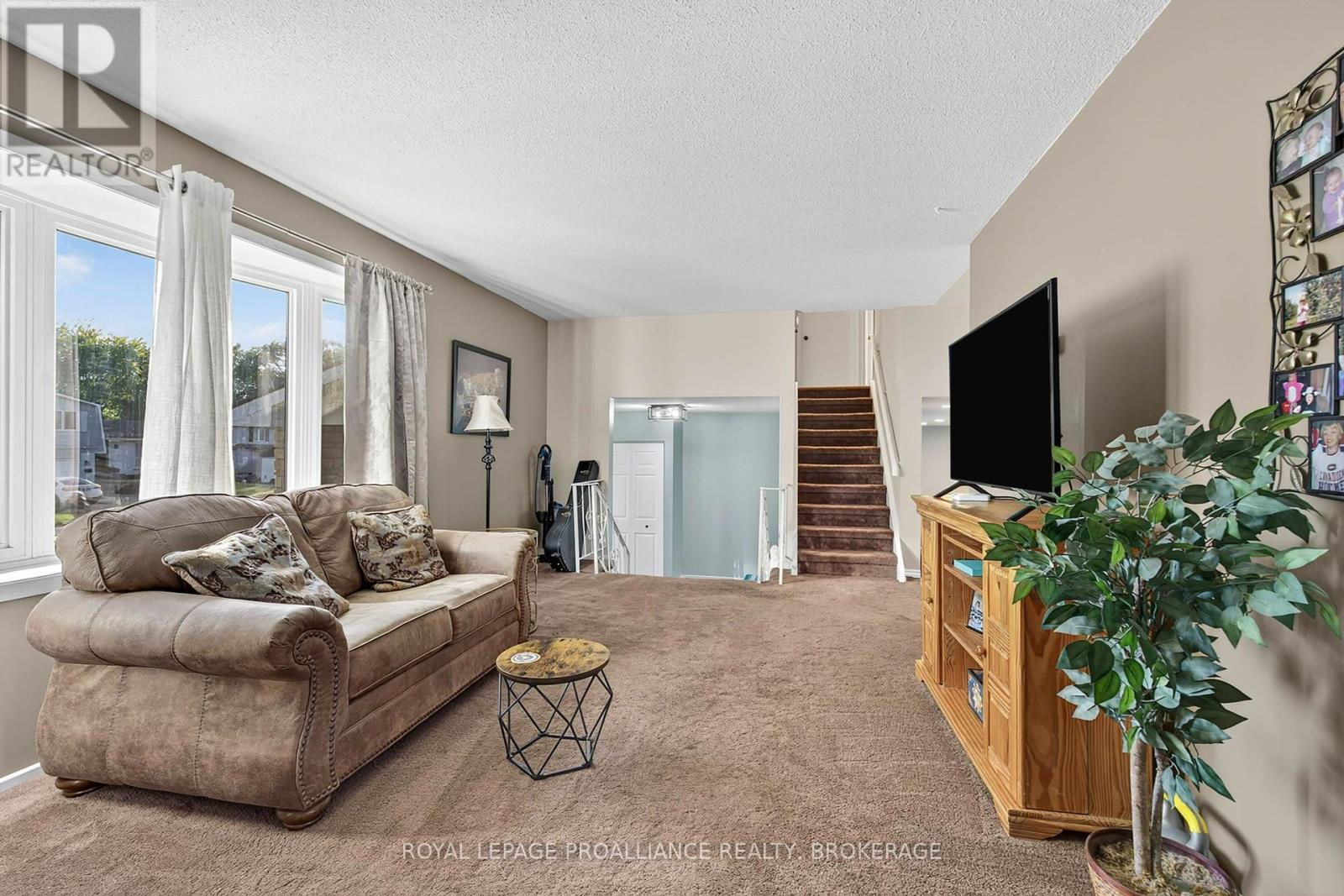 866 Pembridge Crescent, Kingston (South Of Taylor-Kidd Blvd), Ontario  K7M 6A4 - Photo 10 - X12380669