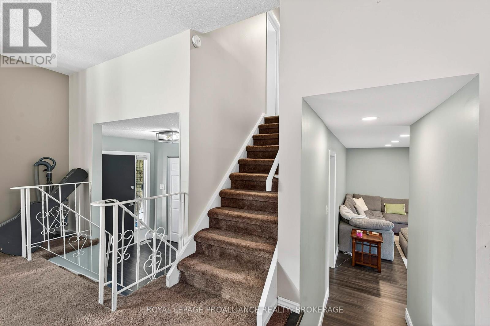 866 Pembridge Crescent, Kingston (South Of Taylor-Kidd Blvd), Ontario  K7M 6A4 - Photo 18 - X12380669