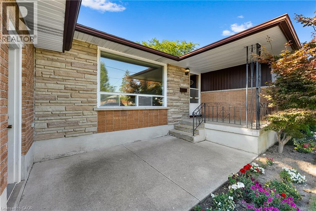10 Harcove Street, St. Catharines, Ontario  L2N 1W8 - Photo 4 - 40776554