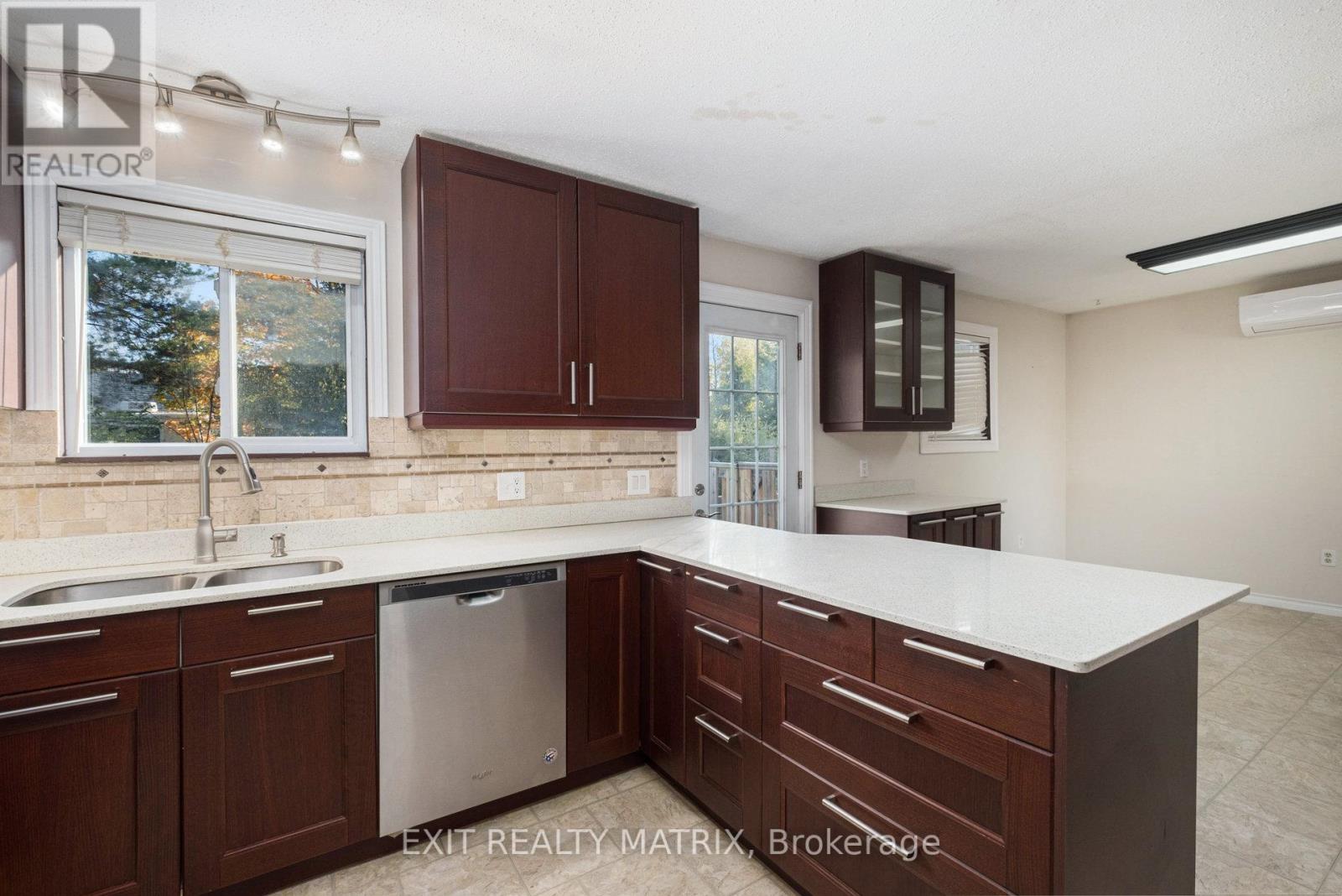 3333 White Spruce Street, Ottawa, Ontario  K0A 2W0 - Photo 9 - X12325948