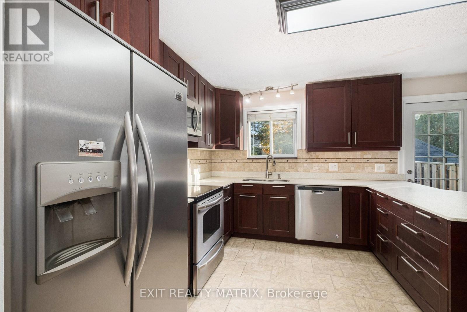 3333 White Spruce Street, Ottawa, Ontario  K0A 2W0 - Photo 8 - X12325948