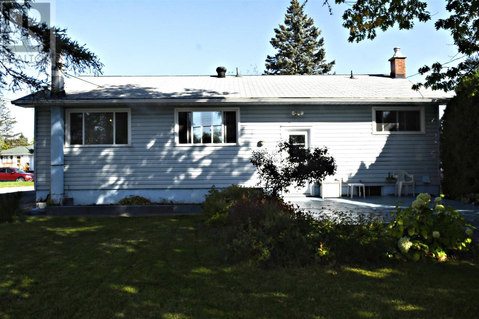 537 Placid Ave, Sault Ste Marie, Ontario  P6B 3M4 - Photo 8 - SM252818