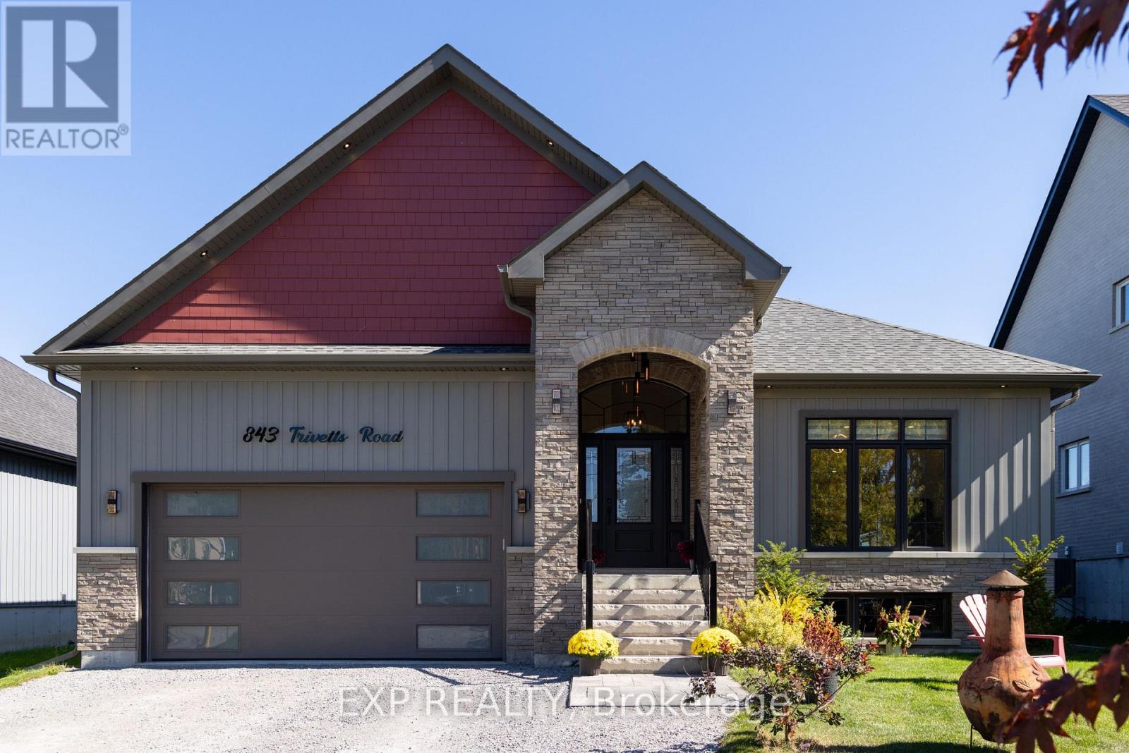 843 Trivetts Road E, Georgina, Ontario  L4P 0S2 - Photo 2 - N12448664