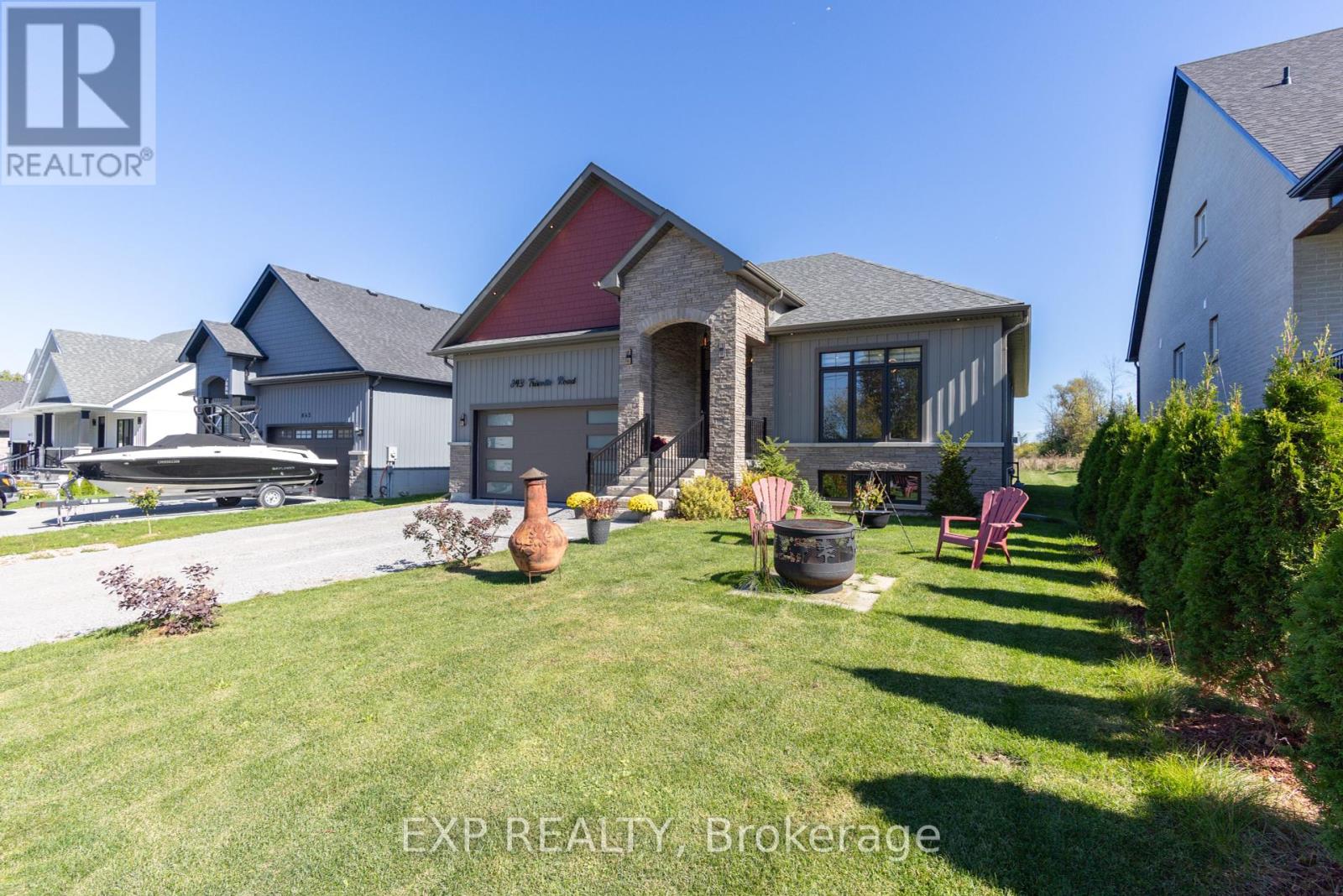 843 Trivetts Road E, Georgina, Ontario  L4P 0S2 - Photo 3 - N12448664
