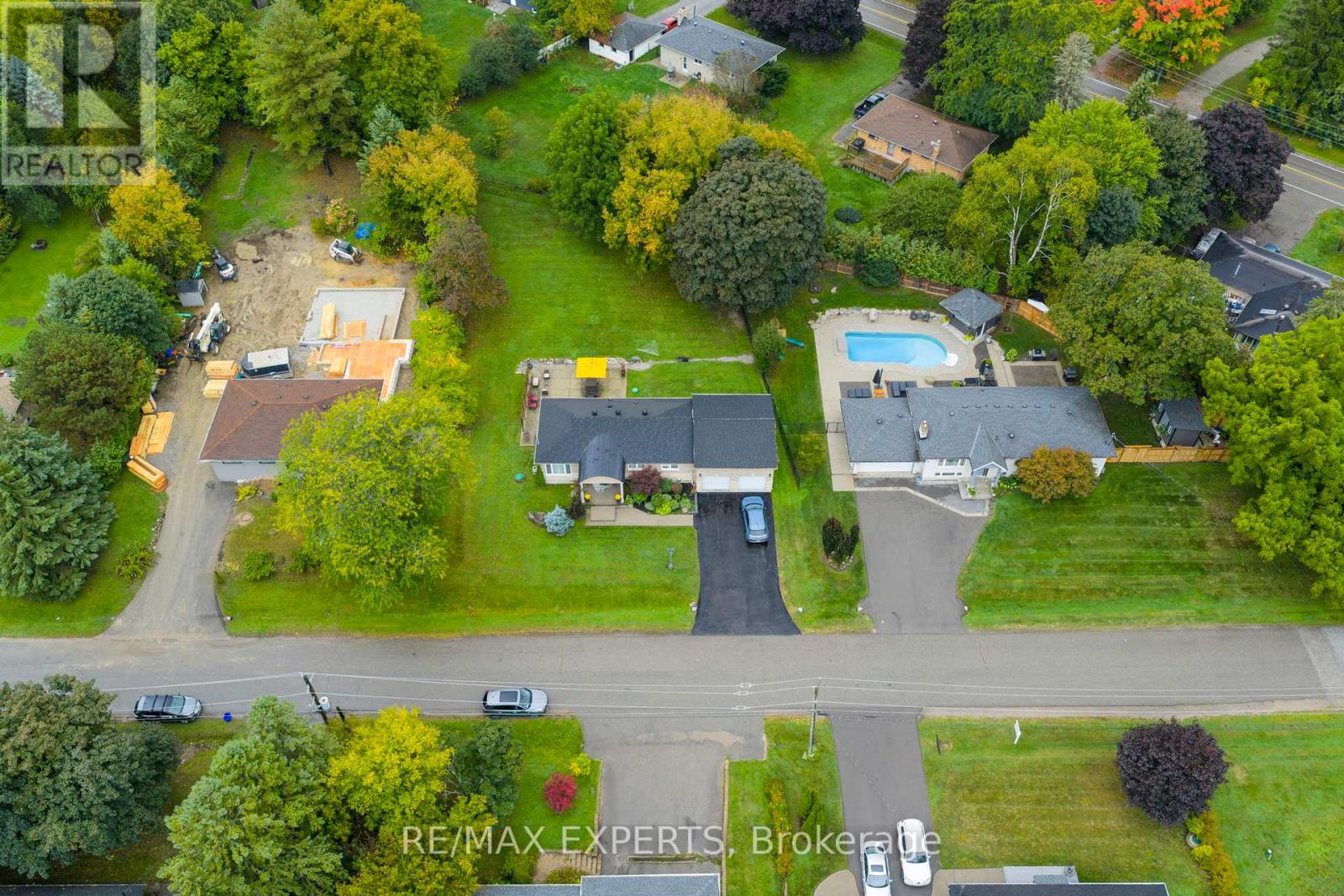 76 Bachley Crescent, King, Ontario  L7B 0E8 - Photo 3 - N12448714