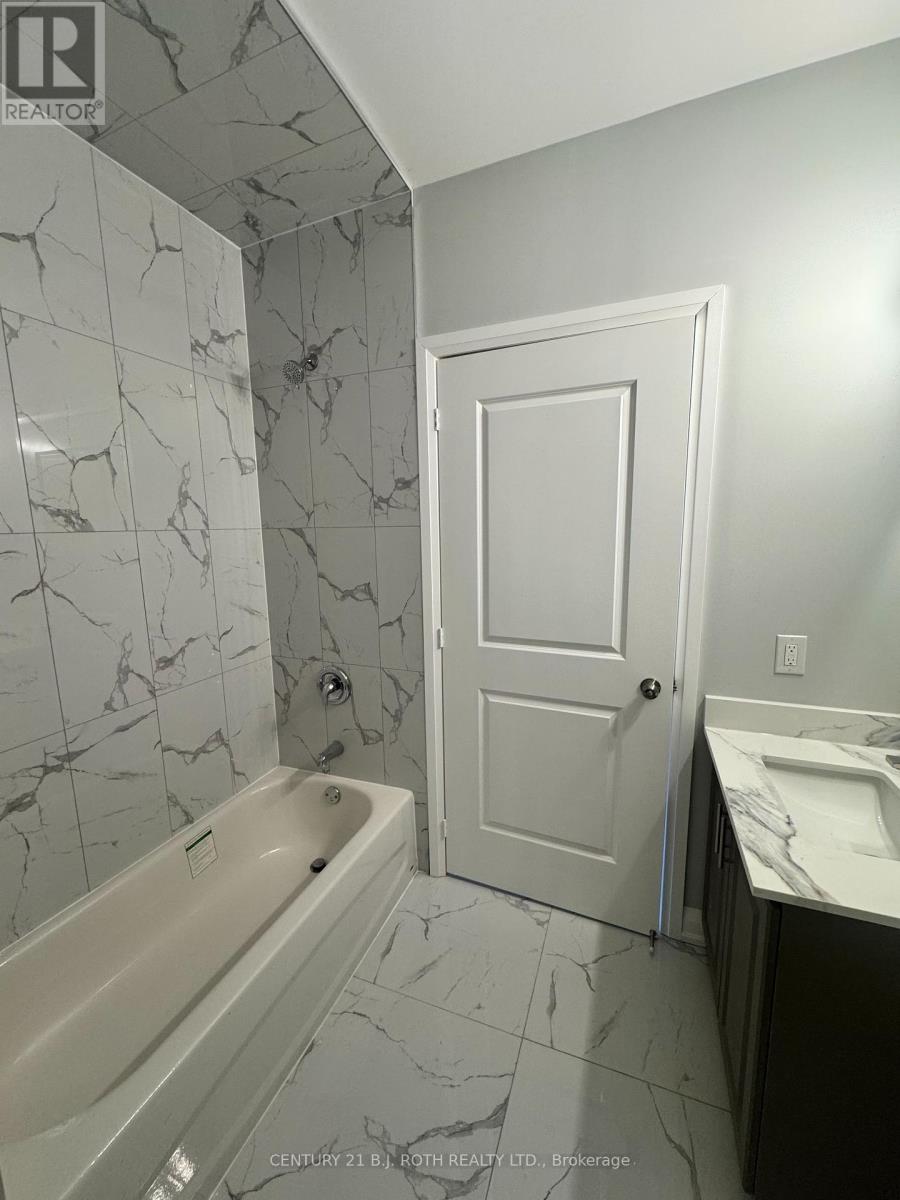 12 - 260 Eagle Street, Newmarket, Ontario  L3Y 1K1 - Photo 12 - N12448715