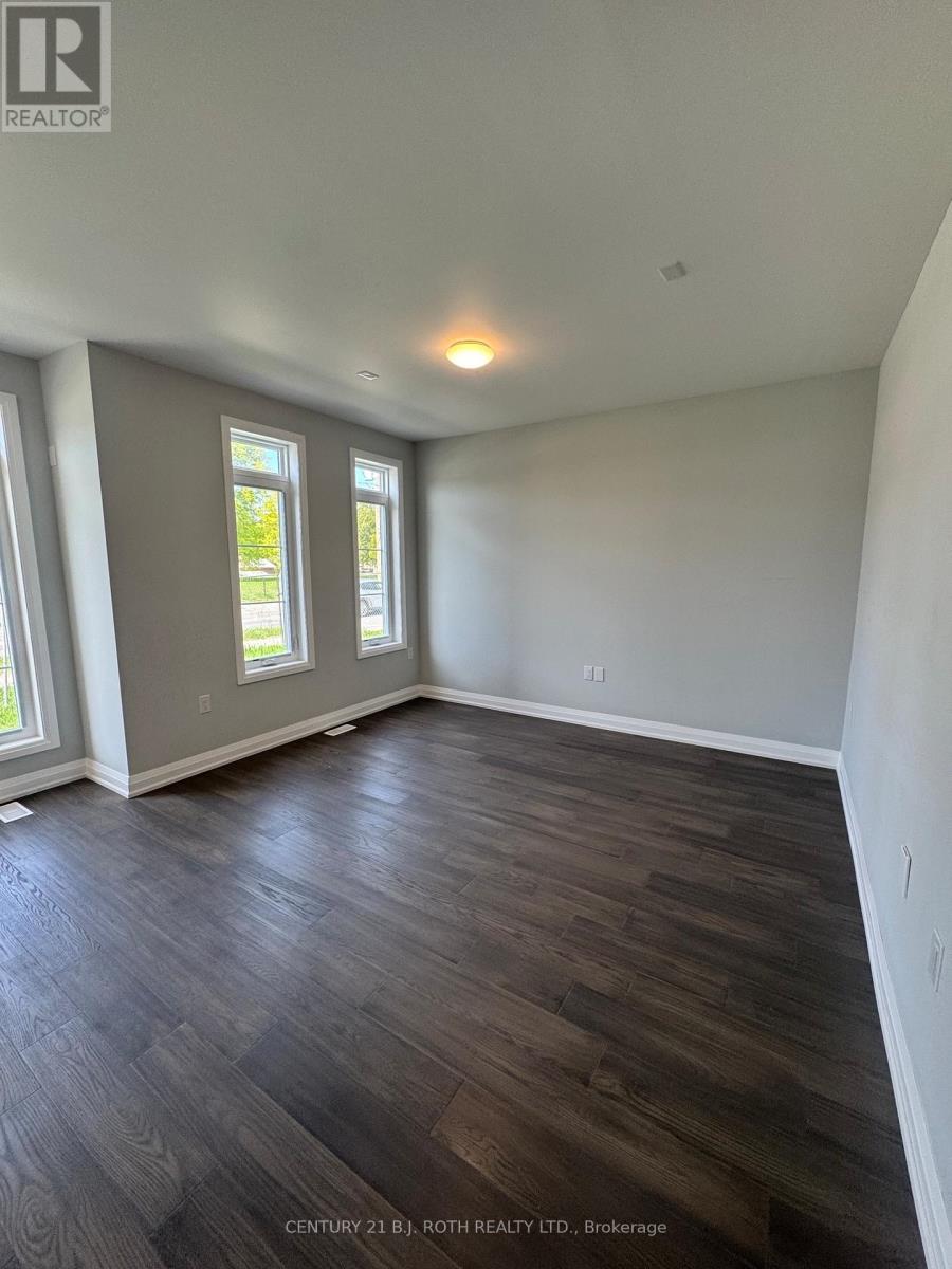 12 - 260 Eagle Street, Newmarket, Ontario  L3Y 1K1 - Photo 3 - N12448715