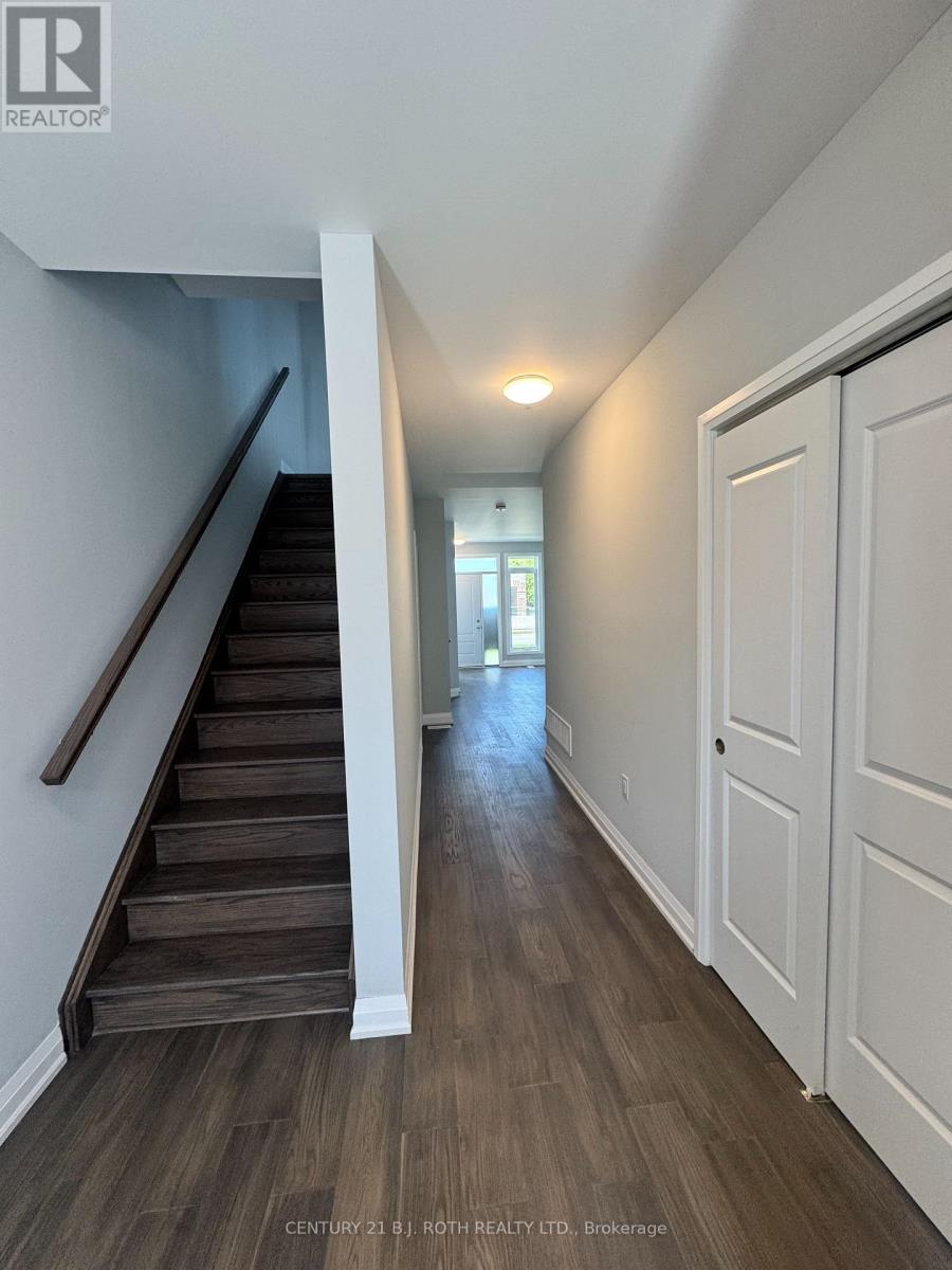 12 - 260 Eagle Street, Newmarket, Ontario  L3Y 1K1 - Photo 4 - N12448715