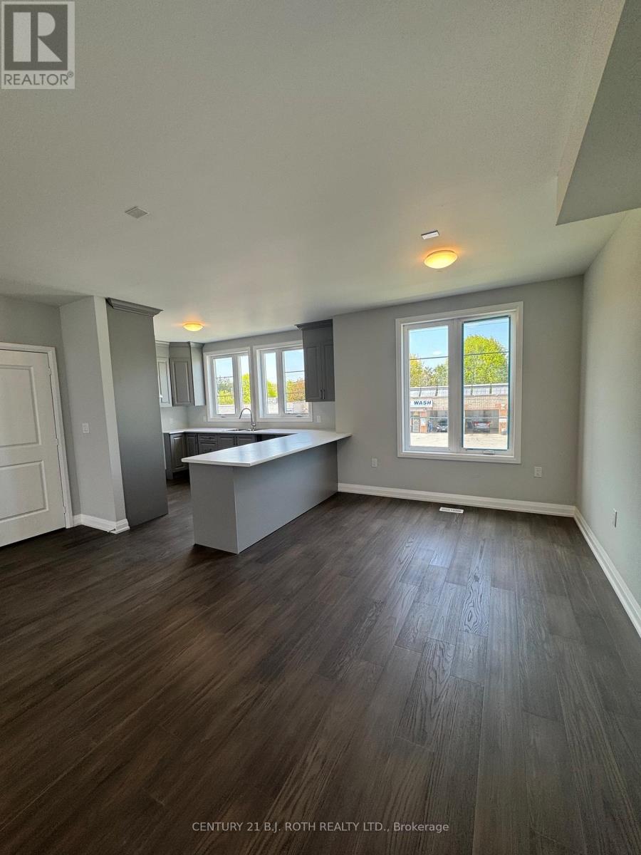 12 - 260 Eagle Street, Newmarket, Ontario  L3Y 1K1 - Photo 5 - N12448715